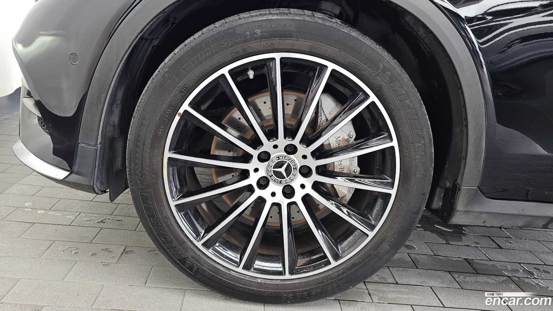 GLC-Class Mercedes-Benz 2019.7-OUTER-005