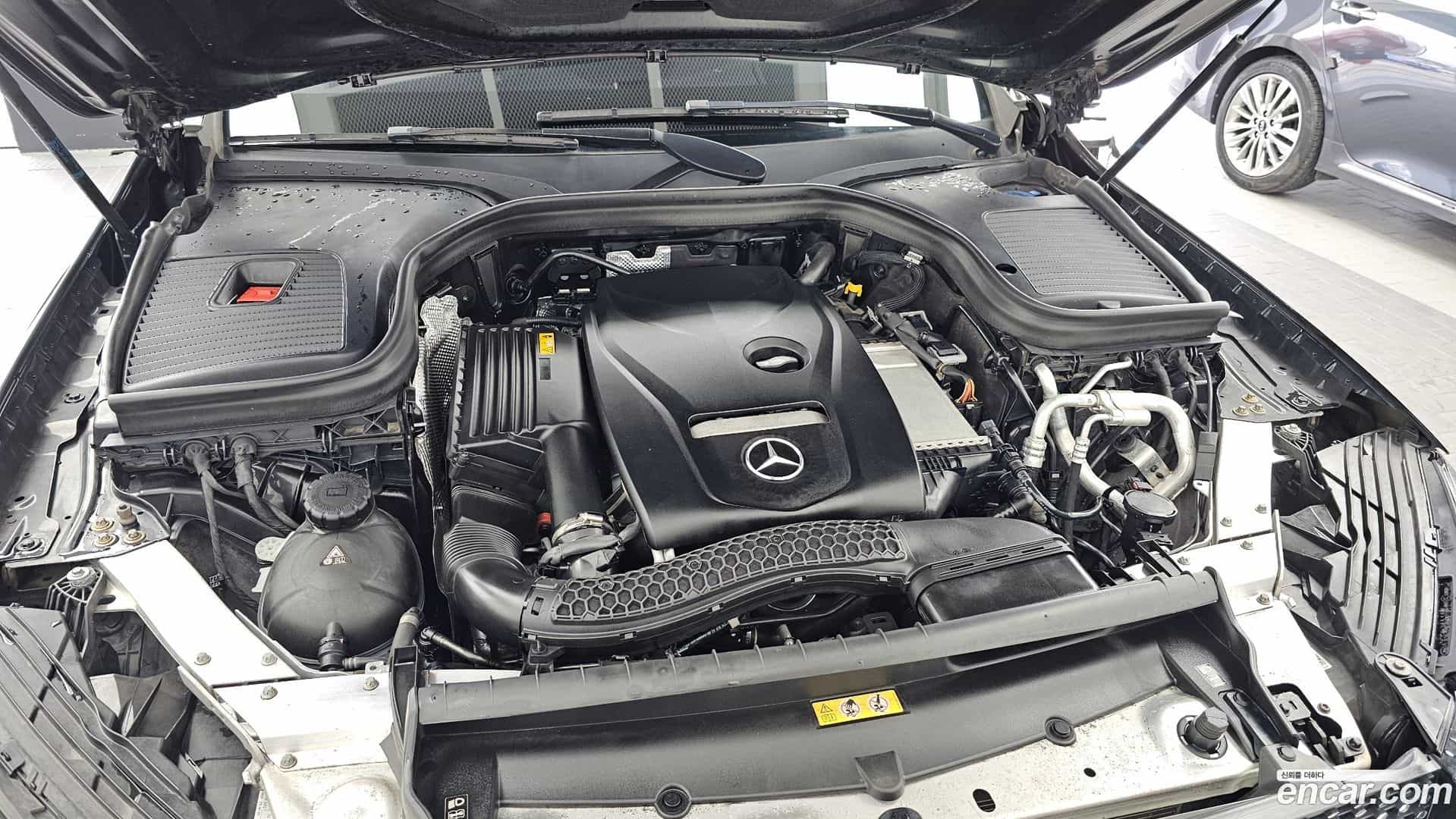 GLC-Class Mercedes-Benz 2019.7-OUTER-006