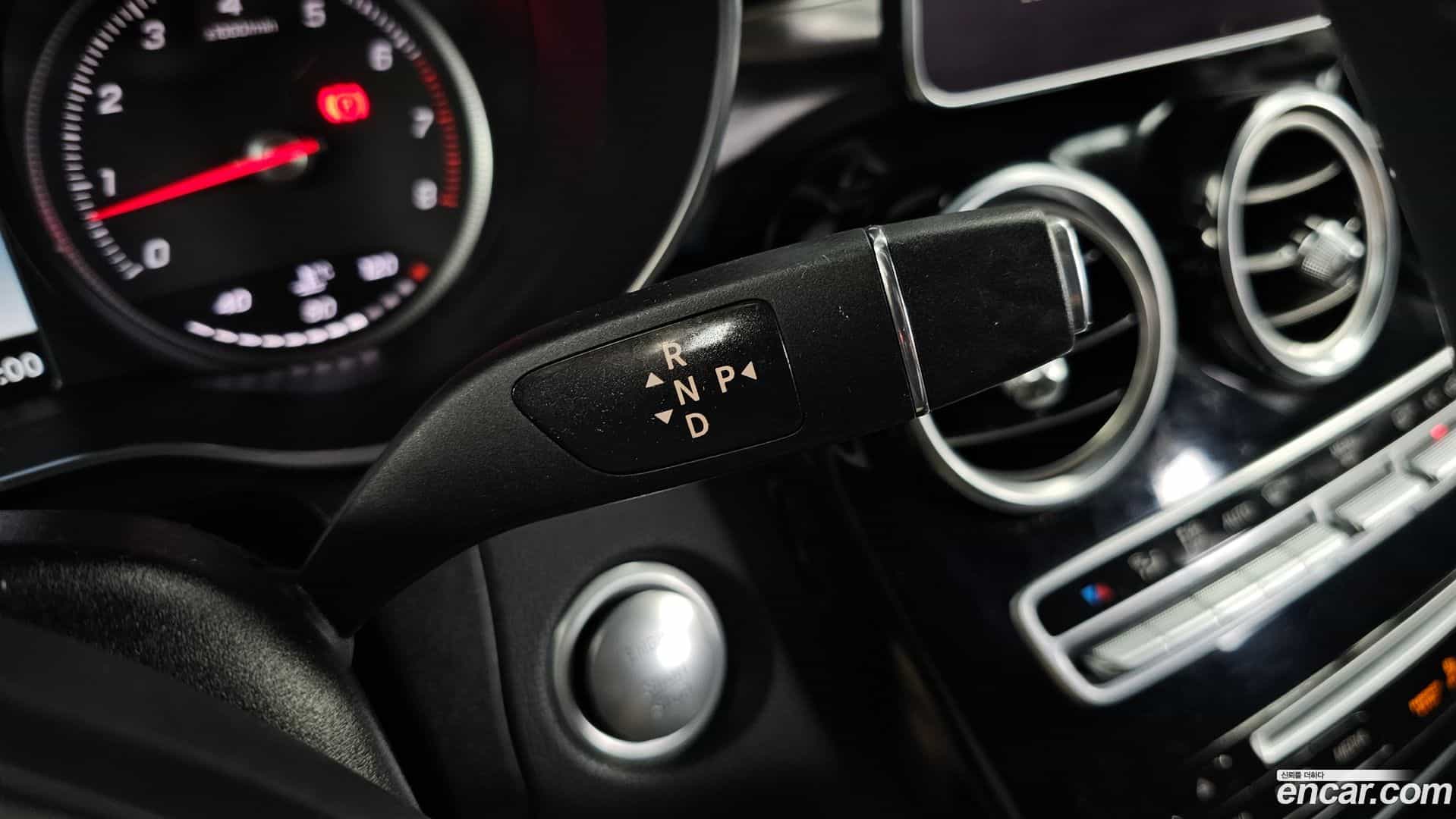 GLC-Class Mercedes-Benz 2019.7-INNER-009