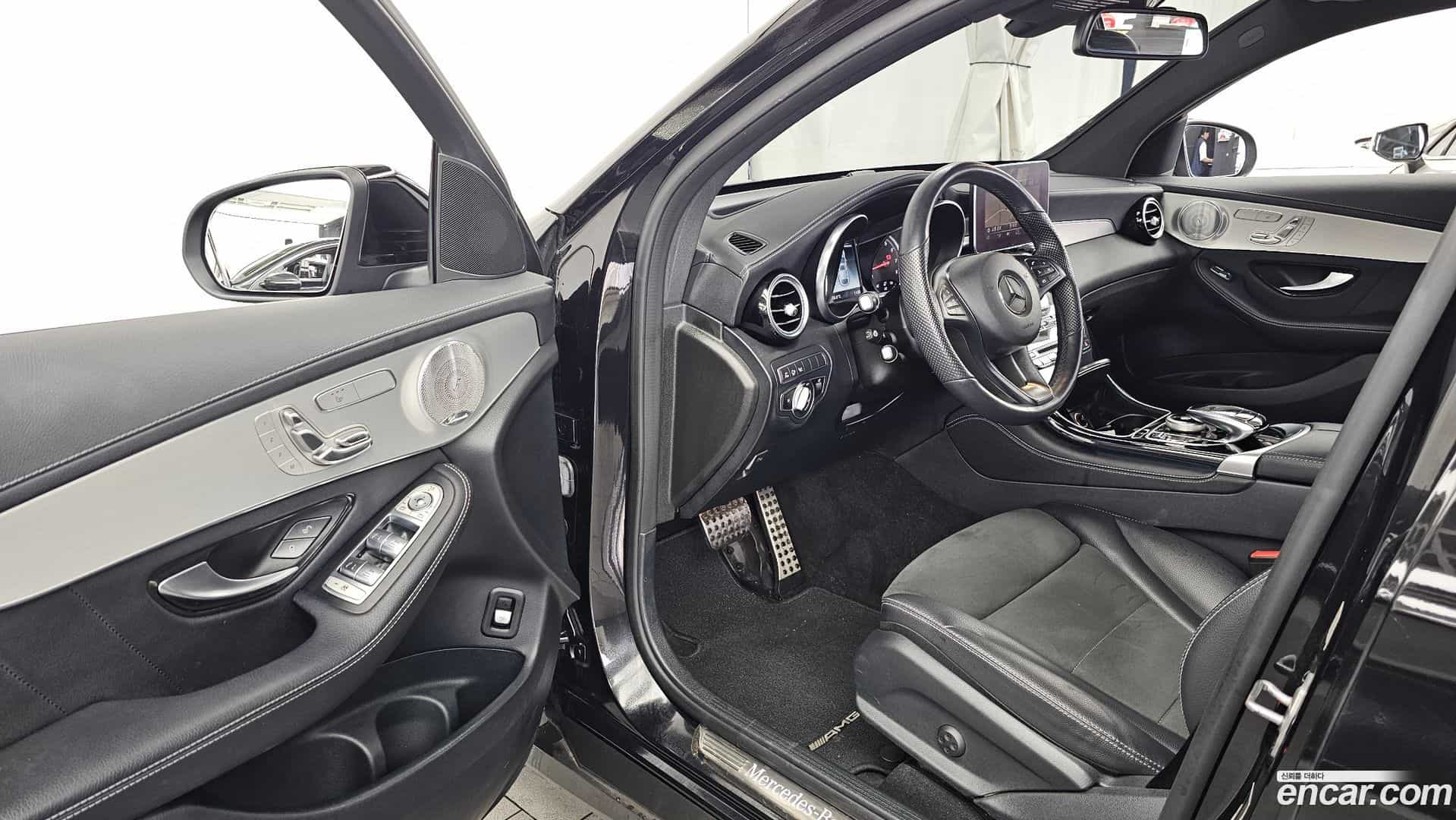 GLC-Class Mercedes-Benz 2019.7-INNER-010