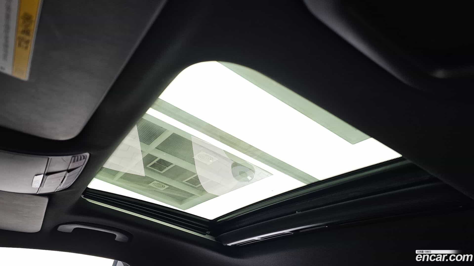 GLC-Class Mercedes-Benz 2019.7-OPTION-022