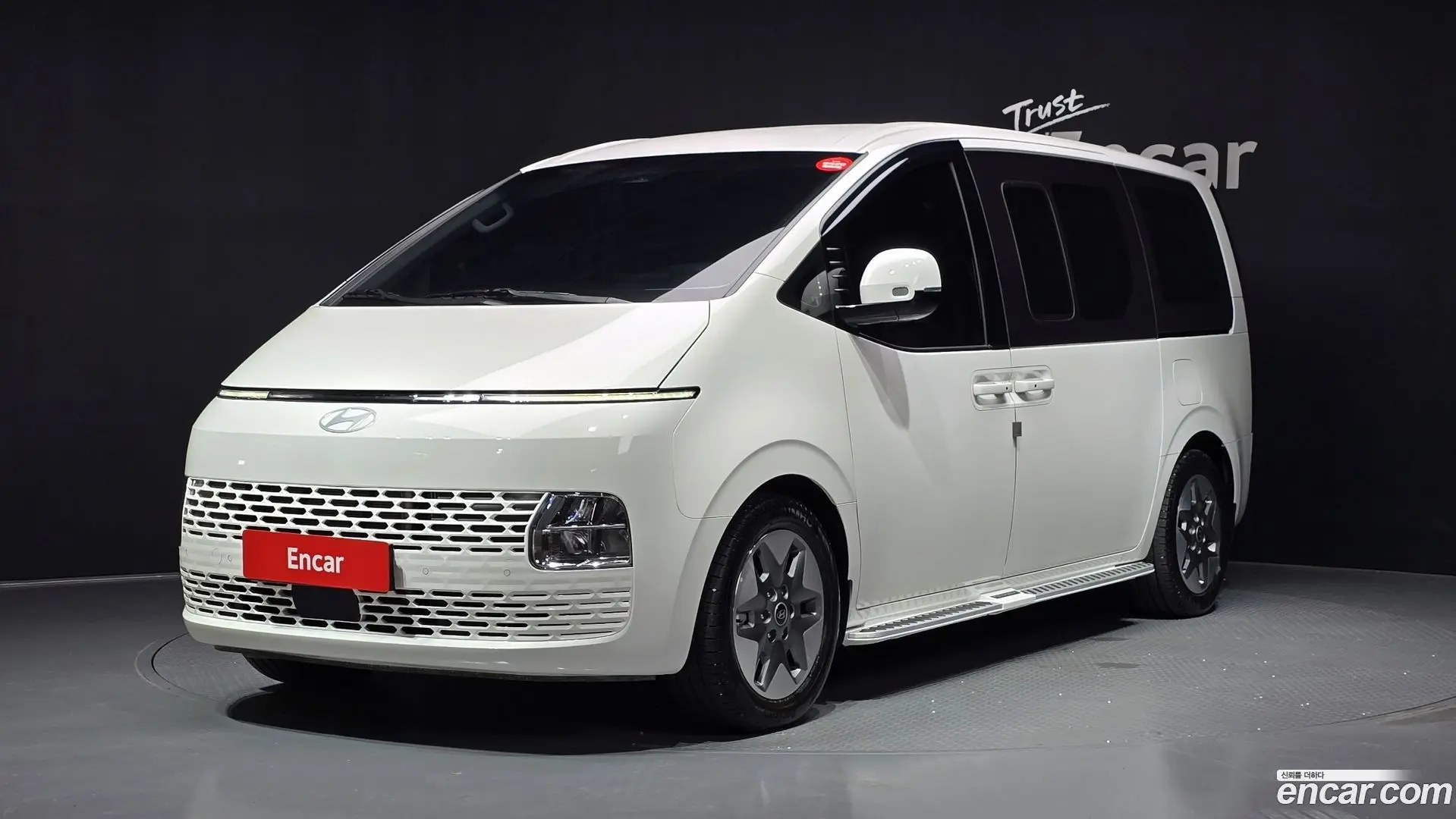 Main__Slider__Photo:Staria Hyundai 2025.1-0