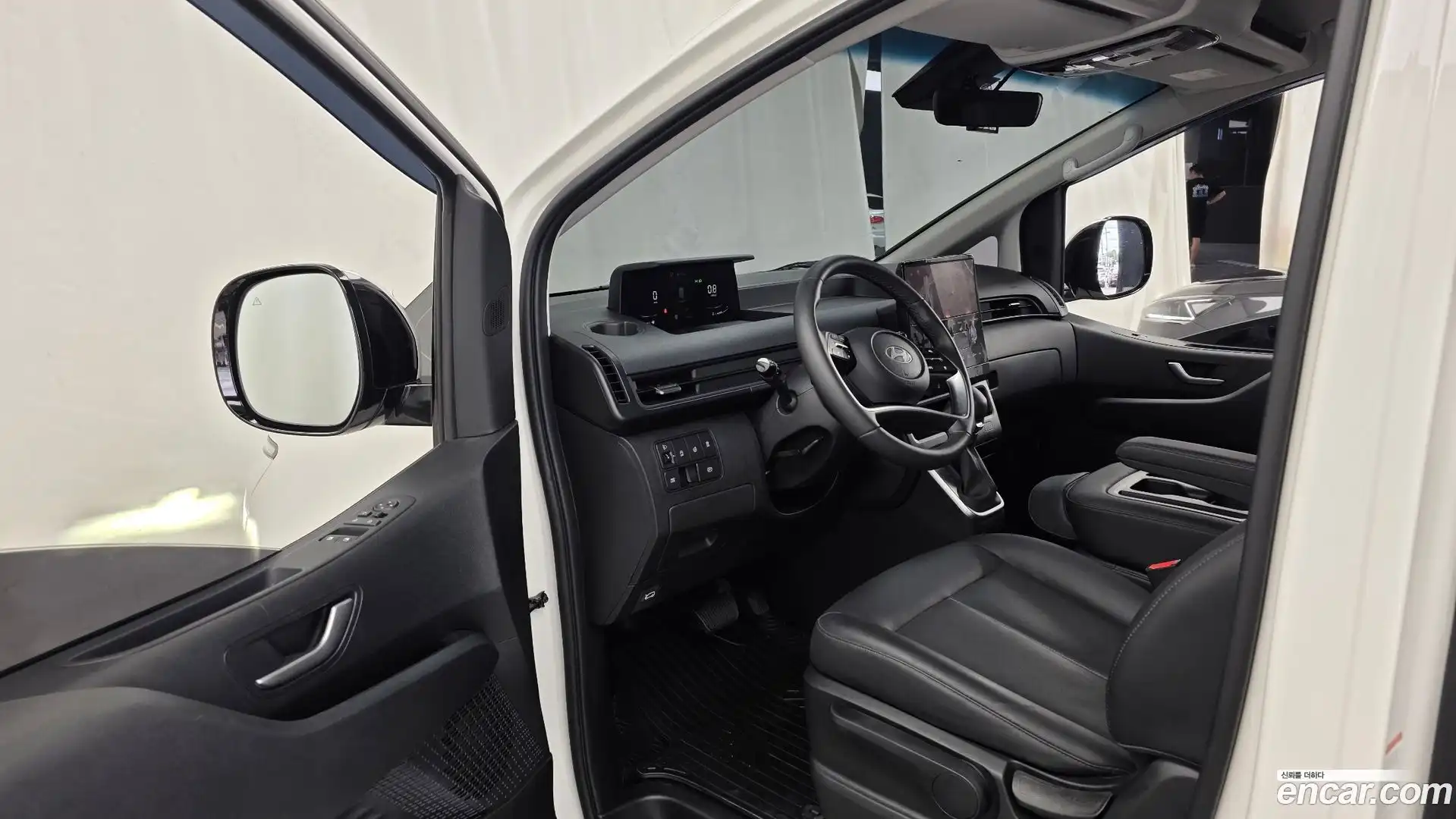 Staria Hyundai 2025.1-INNER-010