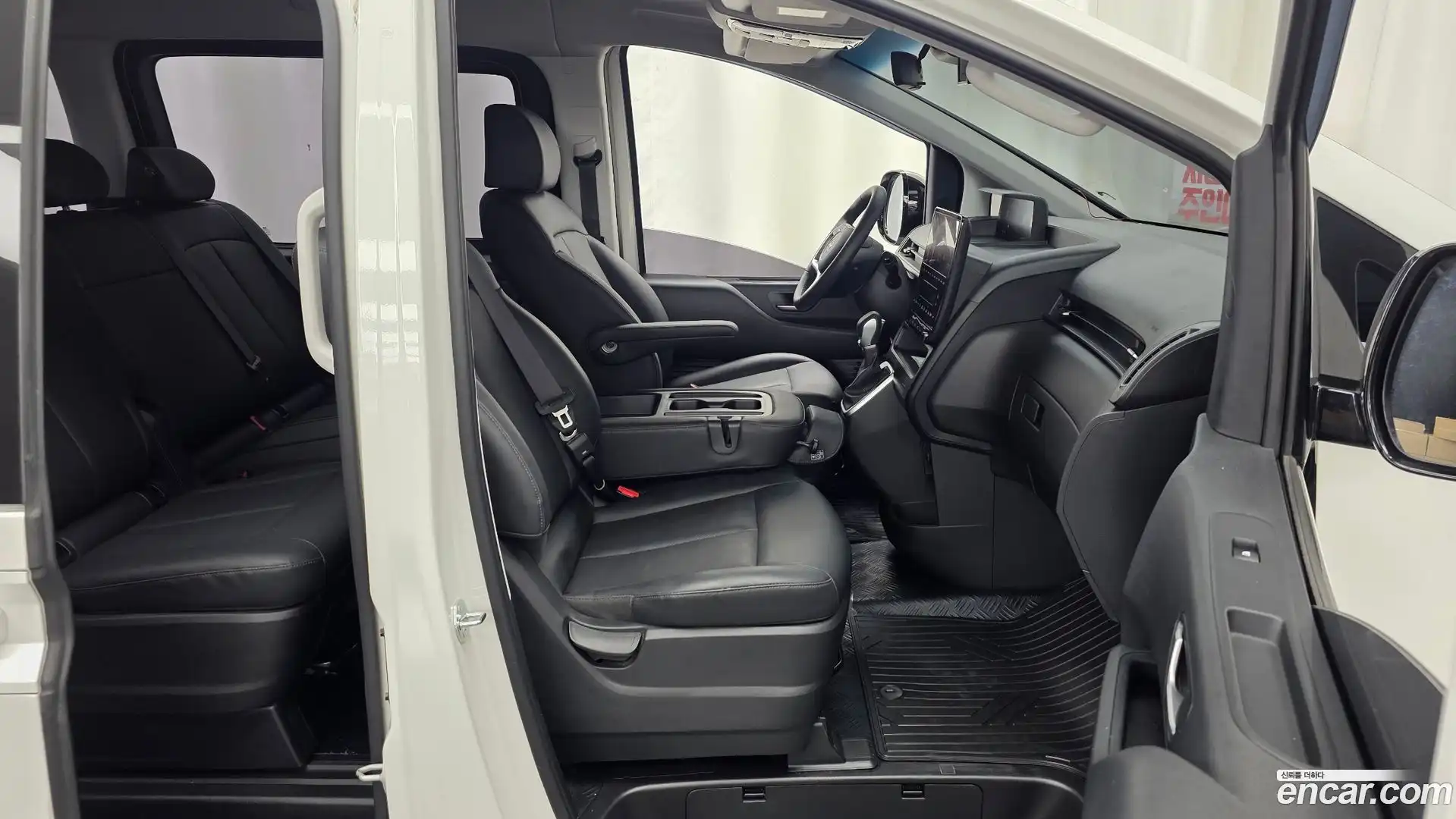 Staria Hyundai 2025.1-OPTION-015