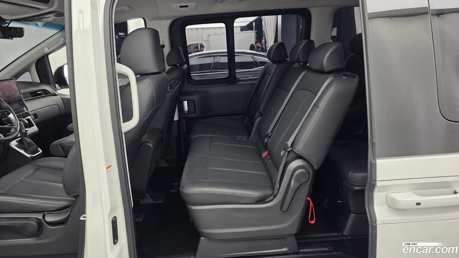 Staria Hyundai 2025.1-INNER-036