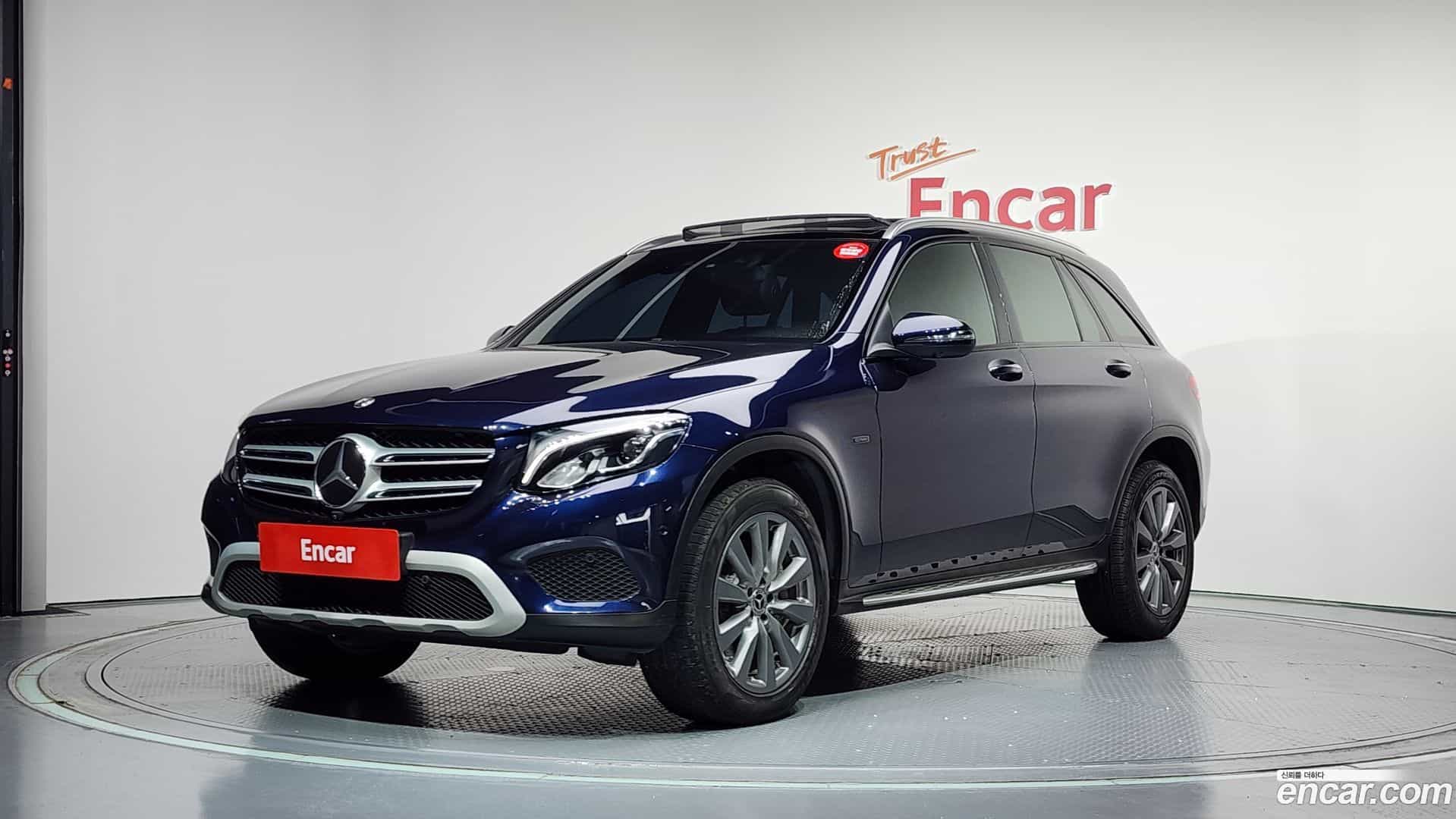 GLC-Class Mercedes-Benz 2018.10-OUTER-001
