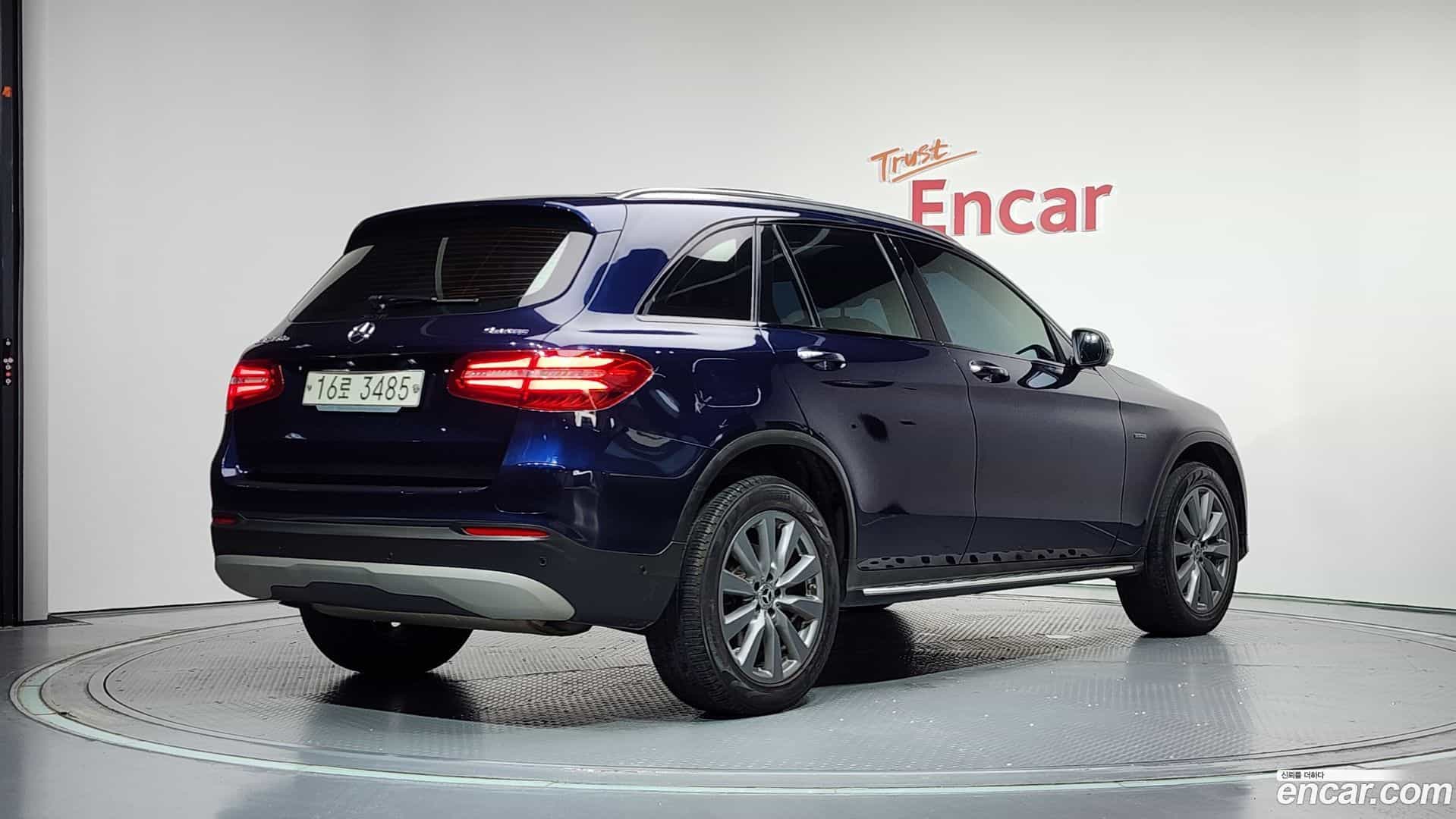 GLC-Class Mercedes-Benz 2018.10-OUTER-002