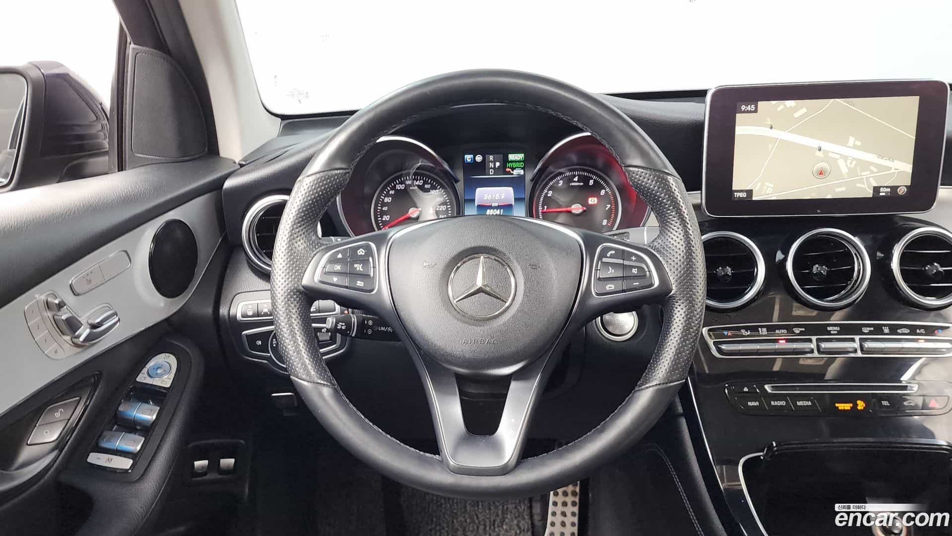 GLC-Class Mercedes-Benz 2018.10-OPTION-017