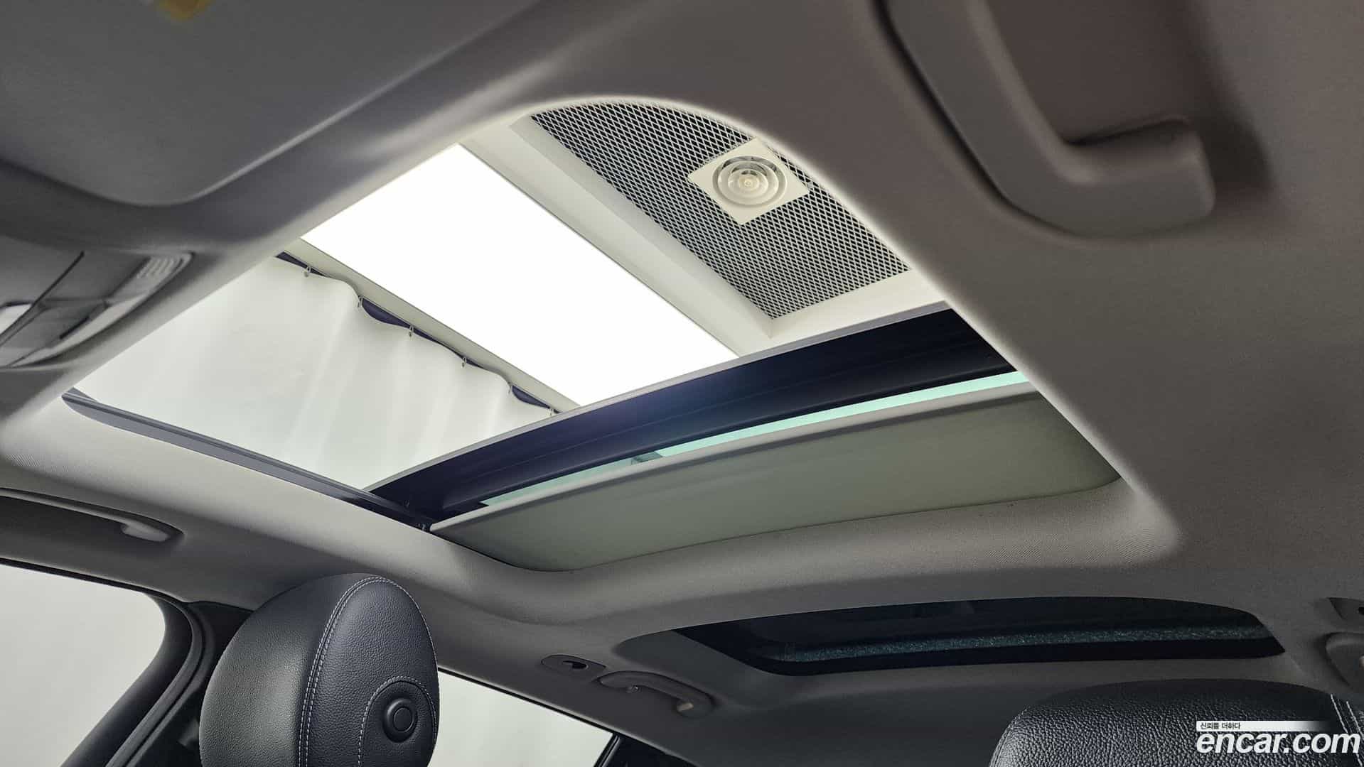 GLC-Class Mercedes-Benz 2018.10-OPTION-022