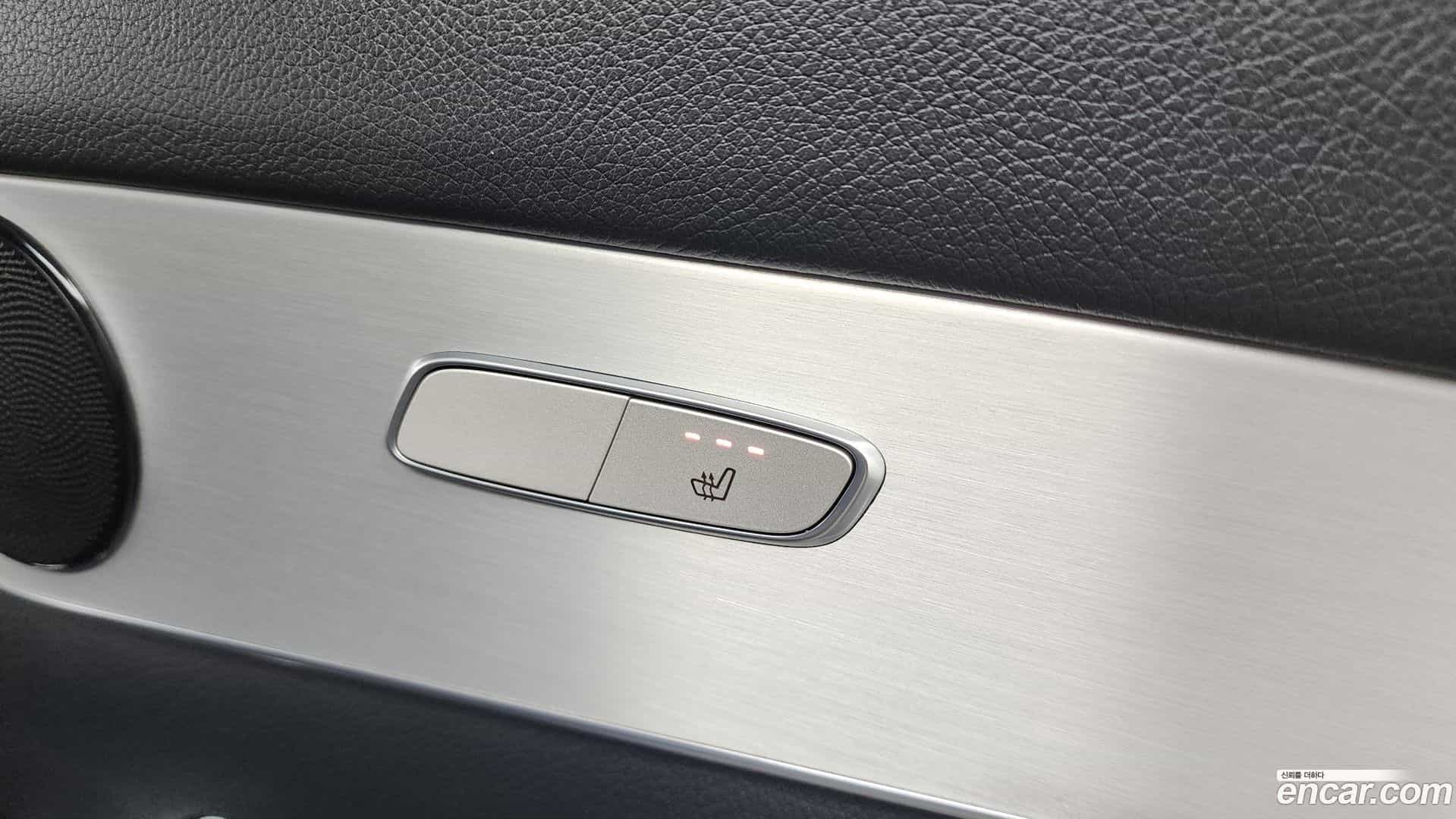 GLC-Class Mercedes-Benz 2018.10-OPTION-023