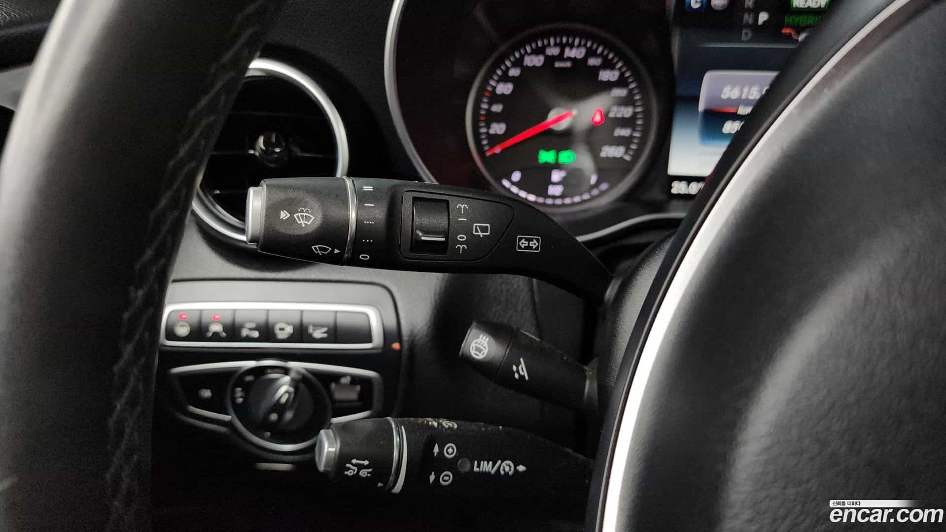 GLC-Class Mercedes-Benz 2018.10-OPTION-041