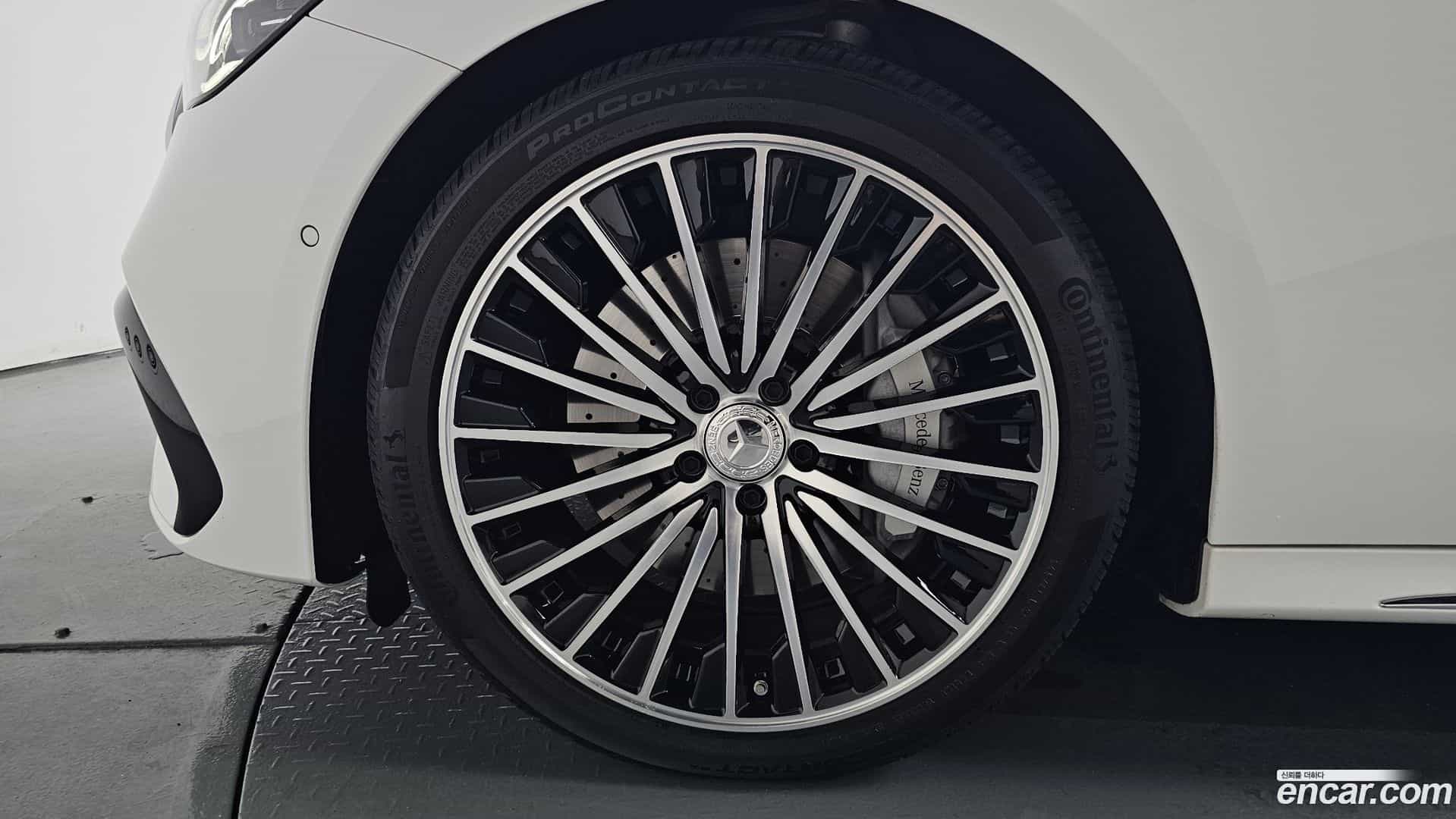 E-Class Mercedes-Benz 2025.6-OUTER-005