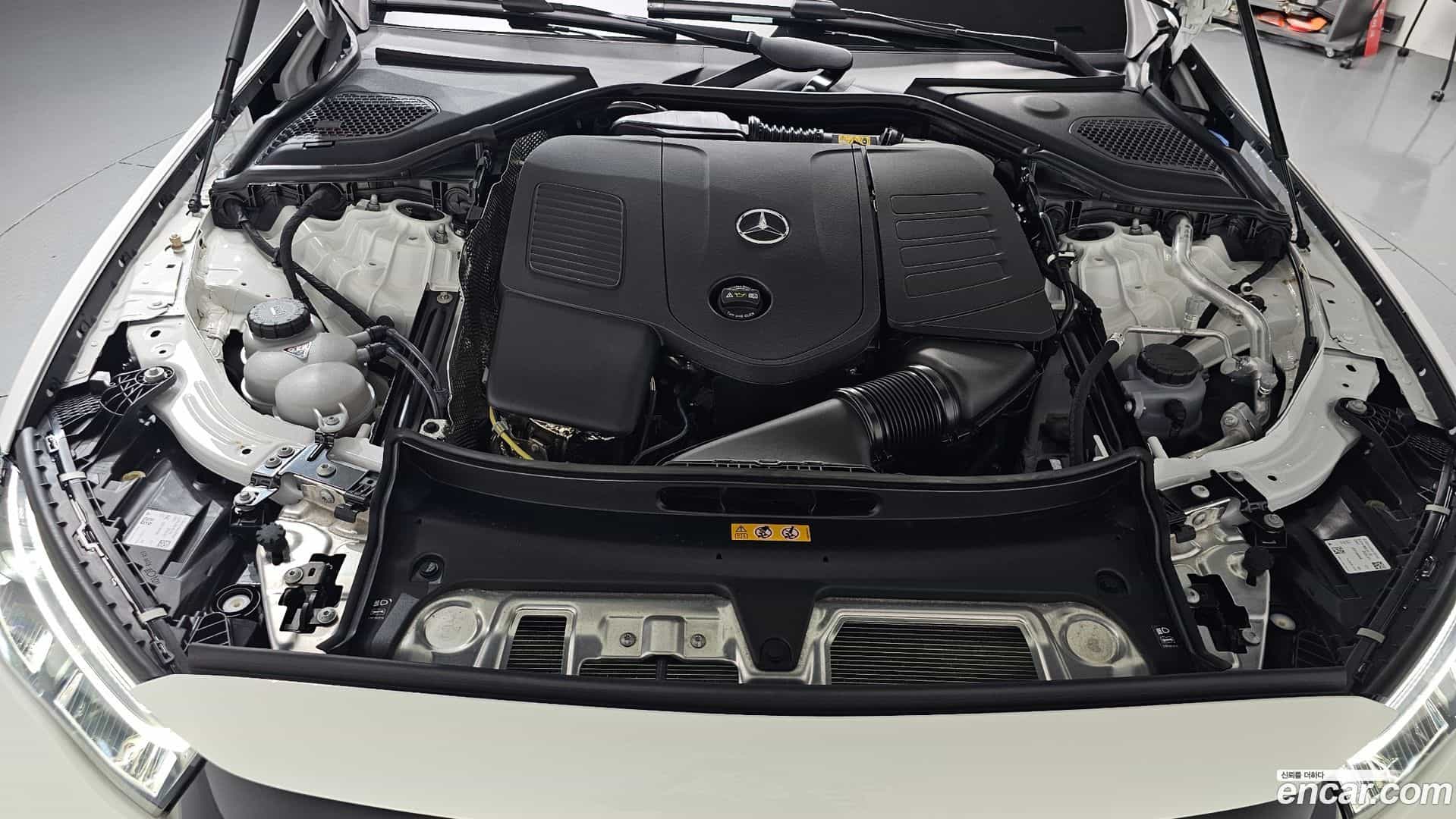 E-Class Mercedes-Benz 2025.6-OUTER-006