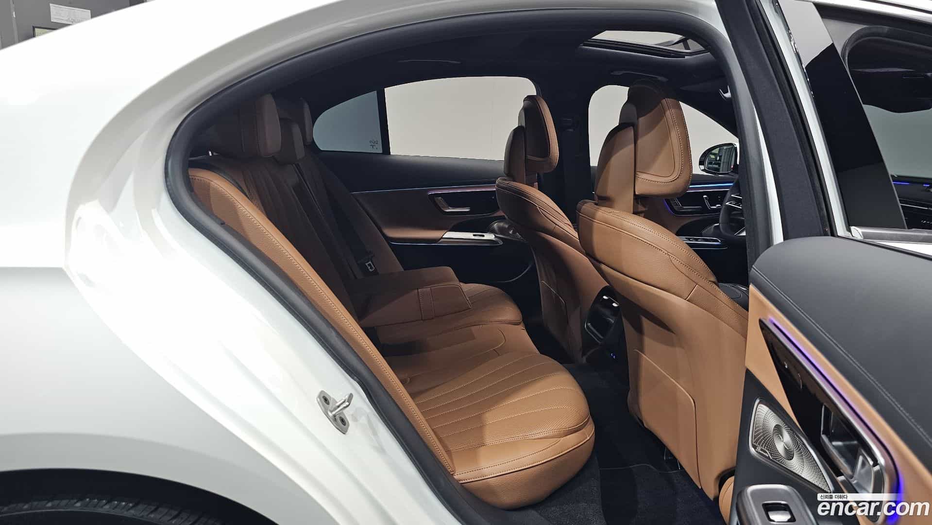 E-Class Mercedes-Benz 2025.6-OPTION-015