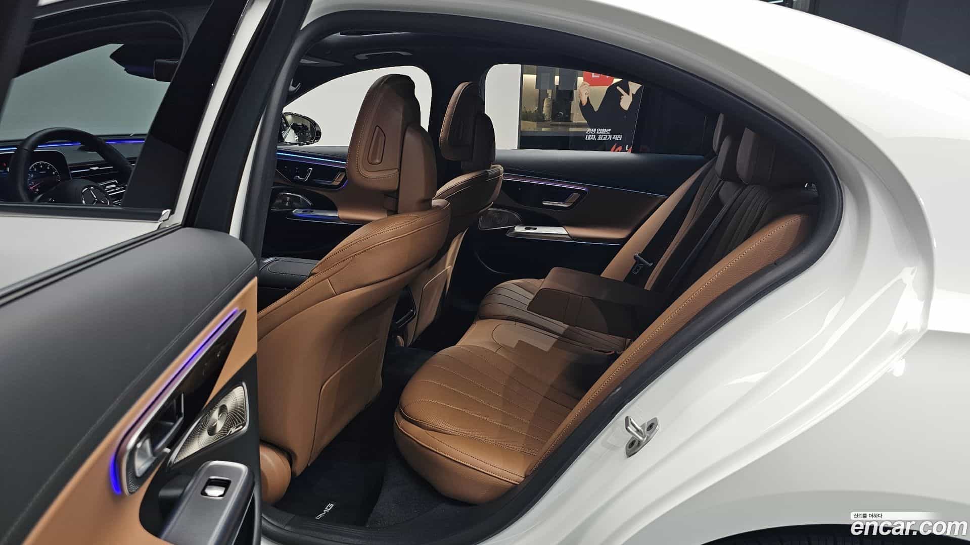 E-Class Mercedes-Benz 2025.6-OPTION-016