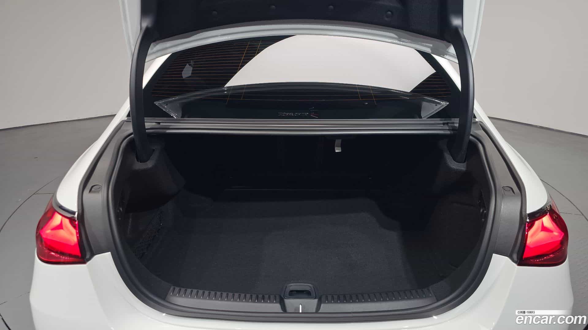 E-Class Mercedes-Benz 2025.6-OPTION-024