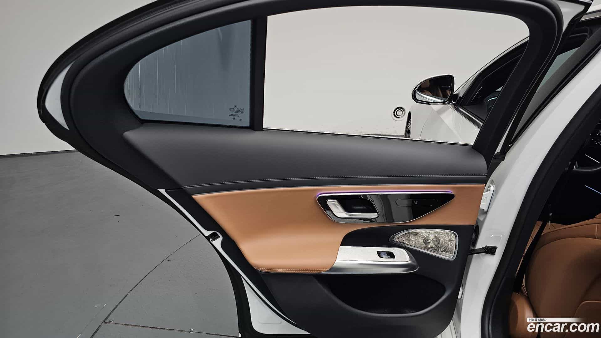 E-Class Mercedes-Benz 2025.6-INNER-035