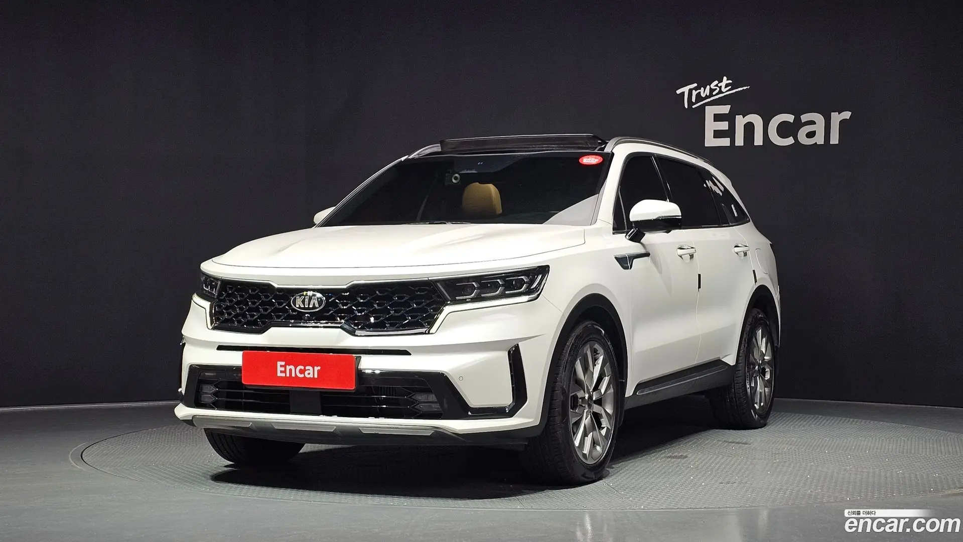 Main__Slider__Photo:Sorento Kia 2020.6-0