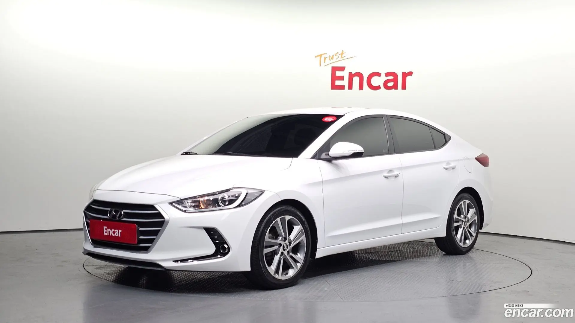 Main__Slider__Photo:AVANTE Hyundai 2018.6-0