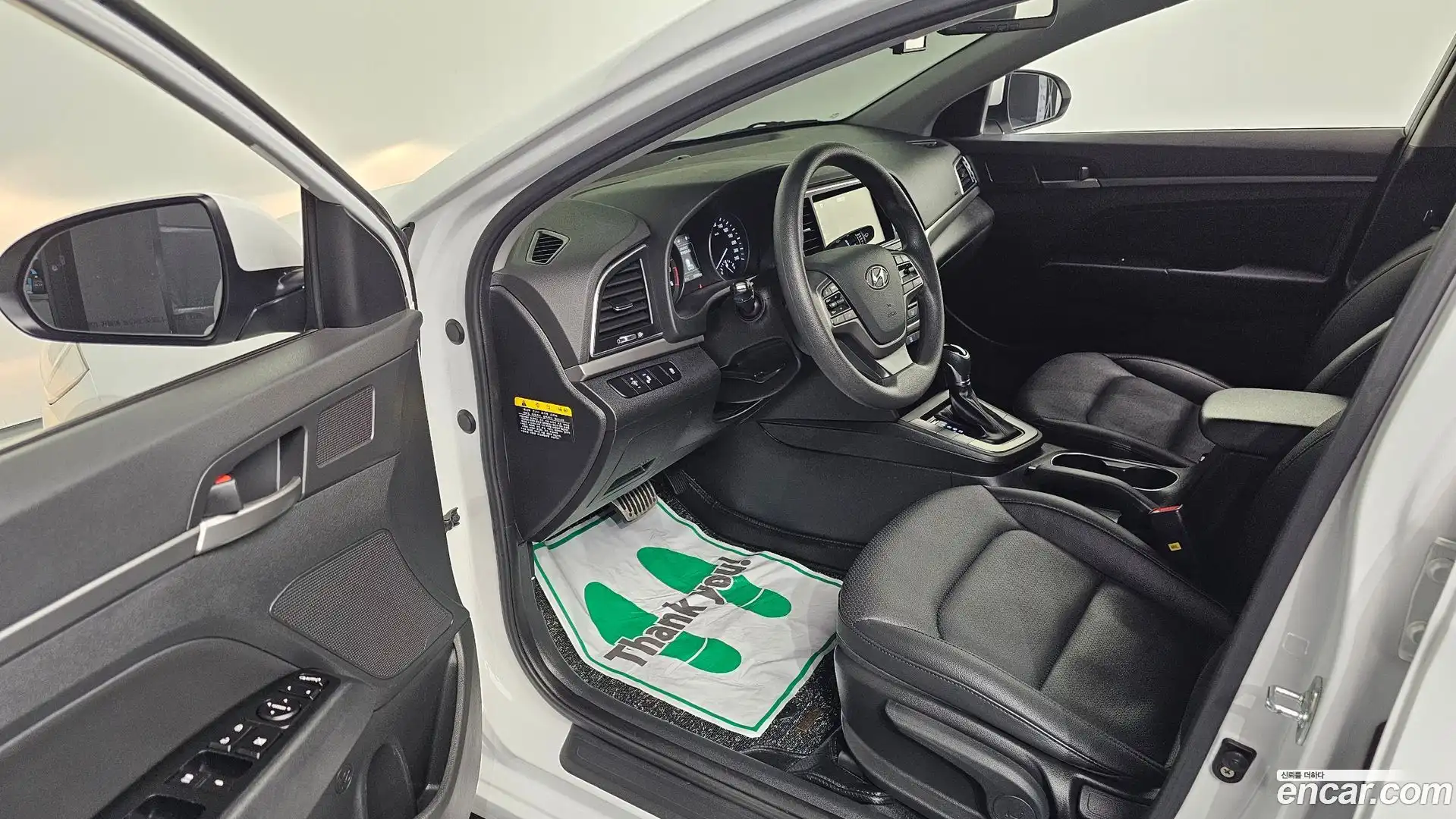 AVANTE Hyundai 2018.6-INNER-010
