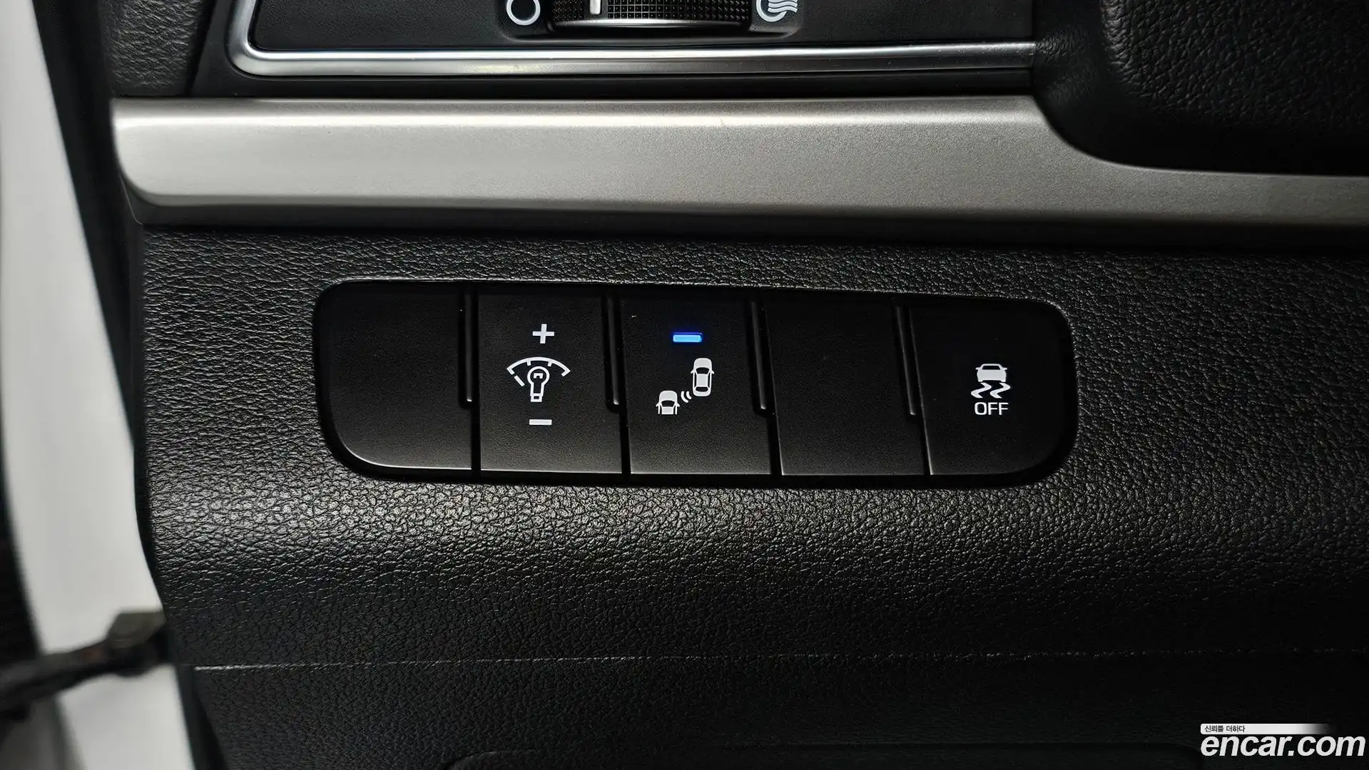 AVANTE Hyundai 2018.6-OPTION-018