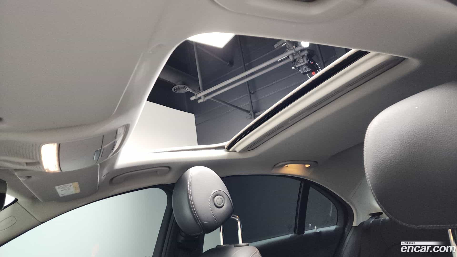 C-Class Mercedes-Benz 2021.5-OPTION-022