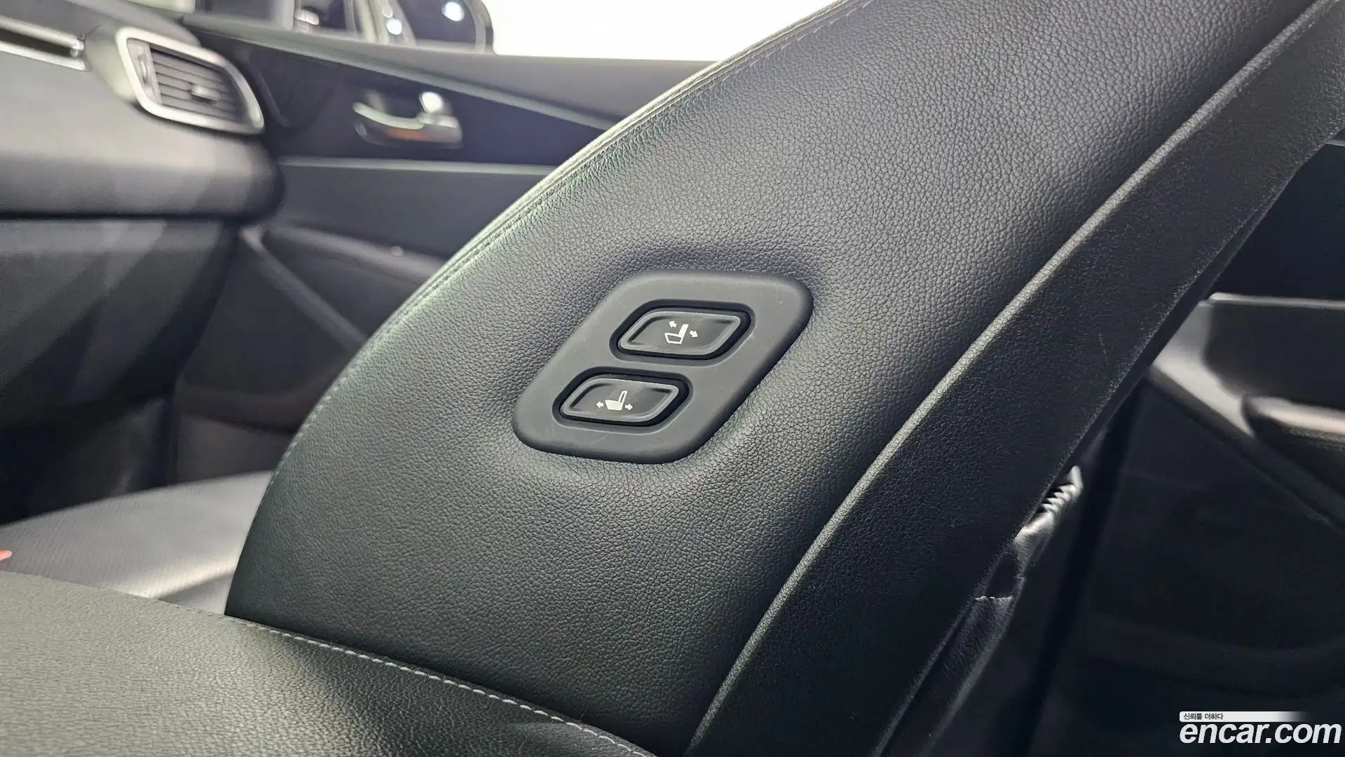 Sorento Kia 2018.6-OPTION-021