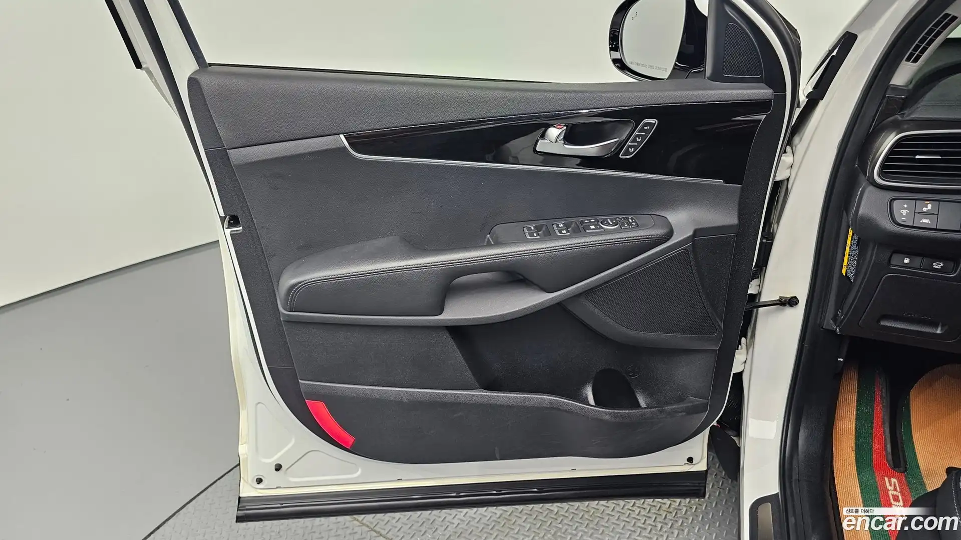 Sorento Kia 2018.6-INNER-034