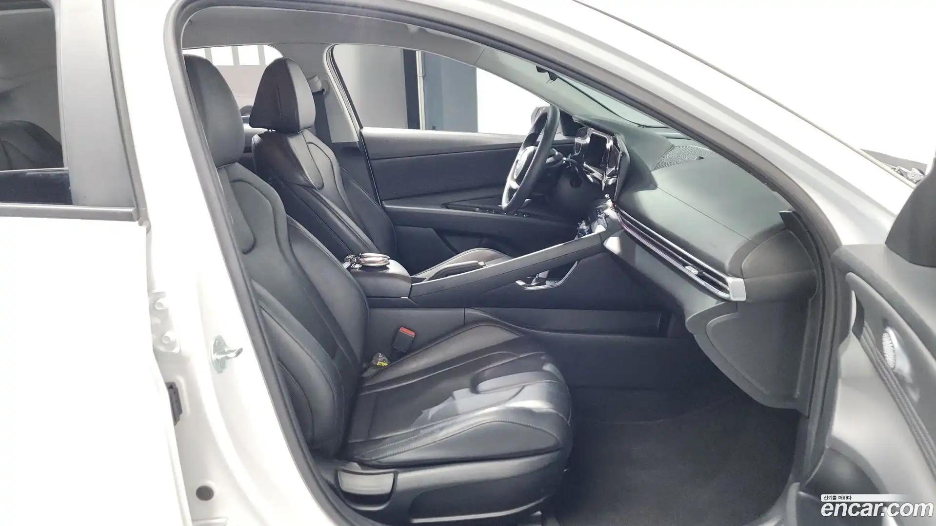 AVANTE Hyundai 2024.6-INNER-036