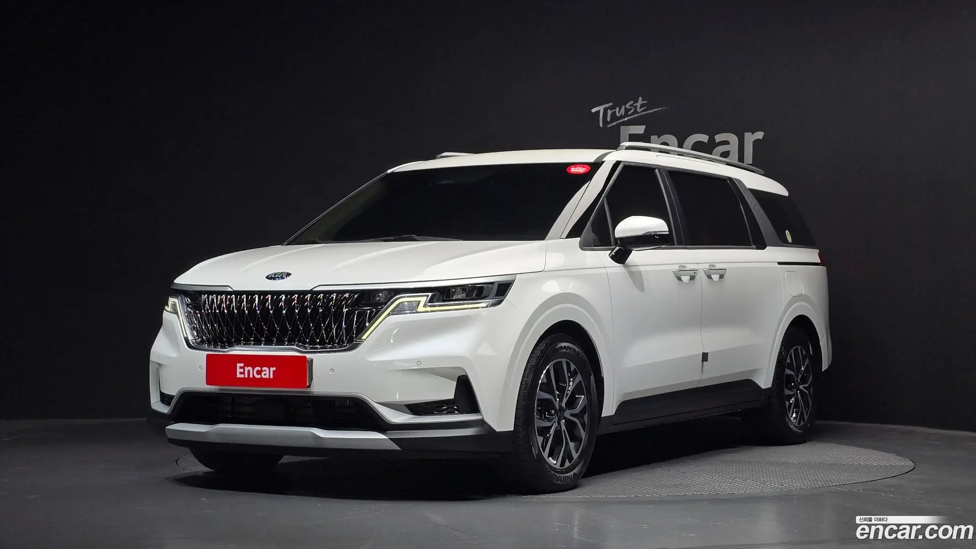 Main__Slider__Photo:Canival Kia 2021.5-0