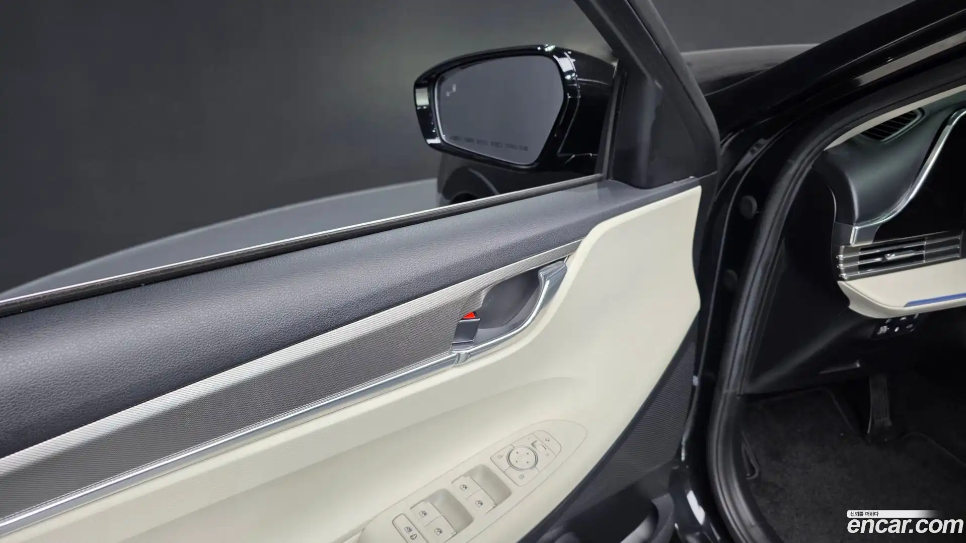 Grandeur Hyundai 2022.4-OPTION-040