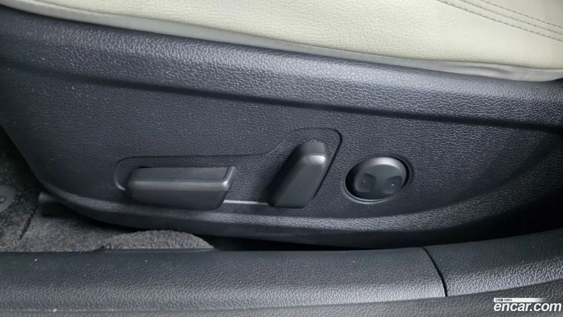 Grandeur Hyundai 2022.4-OPTION-044