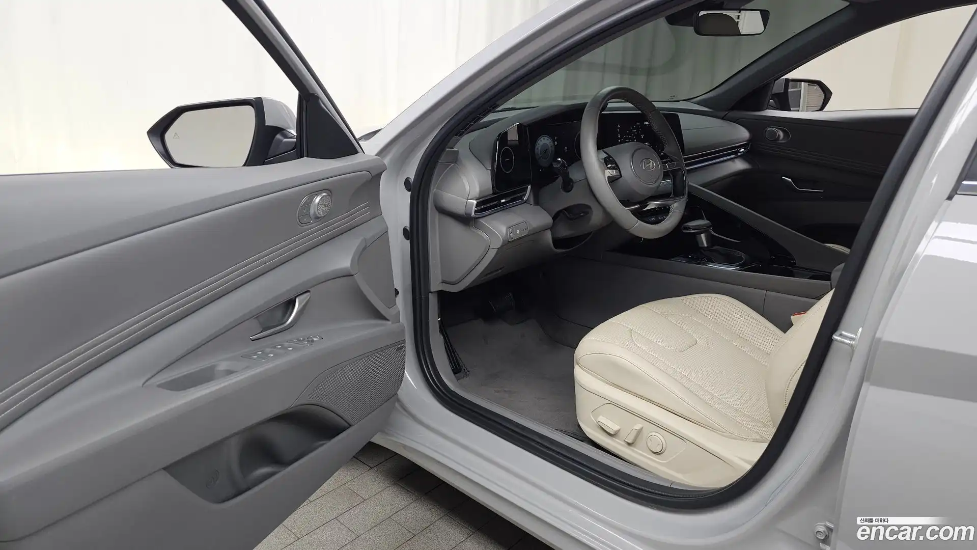 AVANTE Hyundai 2023.11-INNER-010