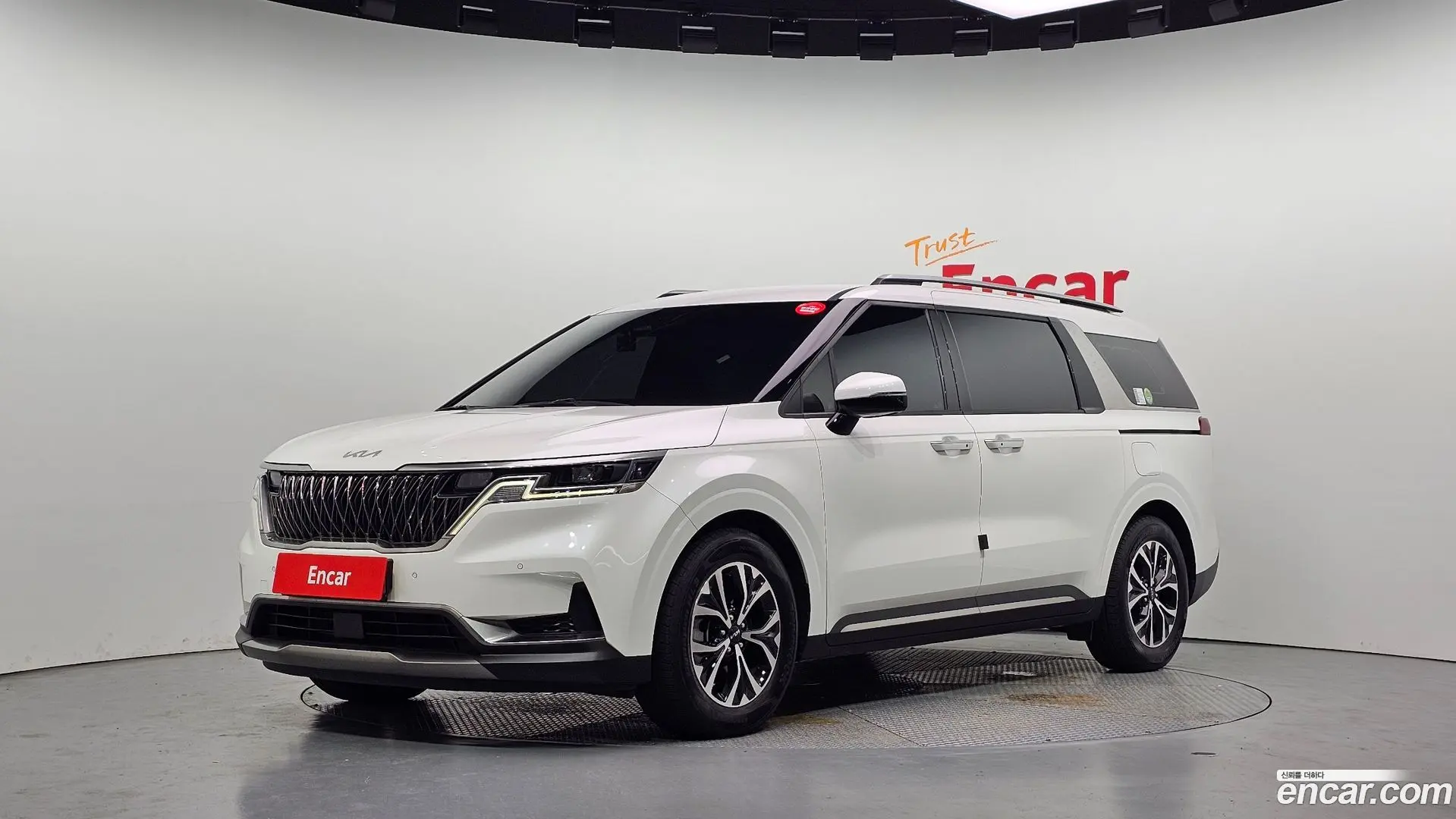 Main__Slider__Photo:Canival Kia 2022.3-0