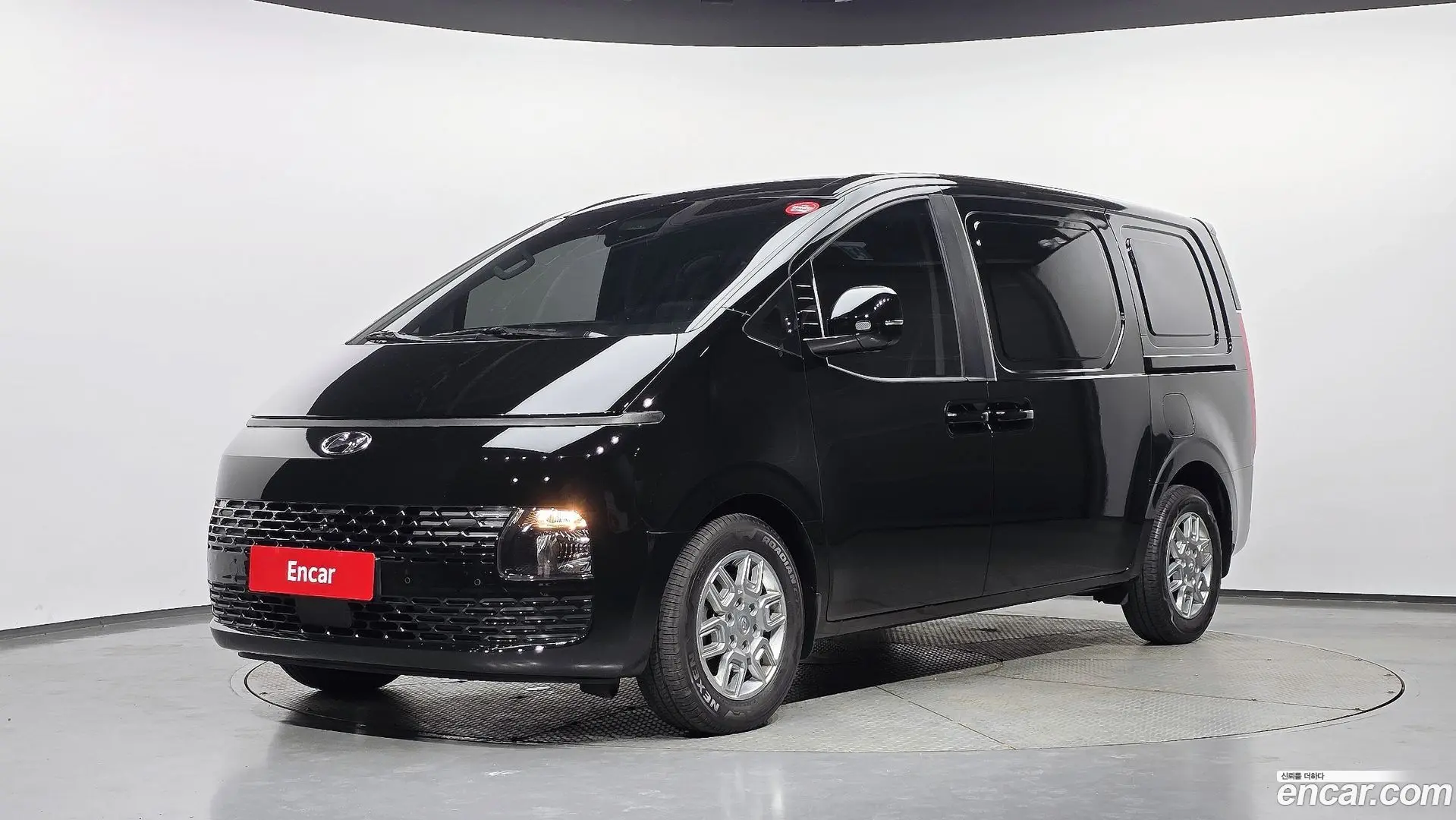 Main__Slider__Photo:Staria Hyundai 2023.2-0