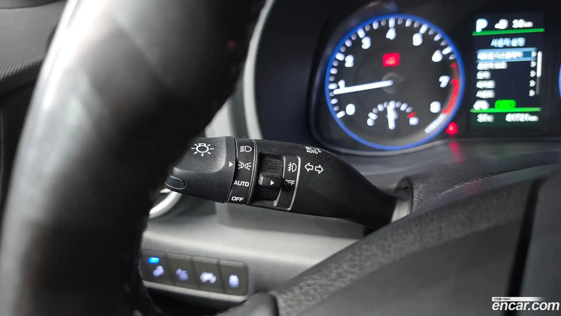 Kona Hyundai 2017.8-OPTION-017