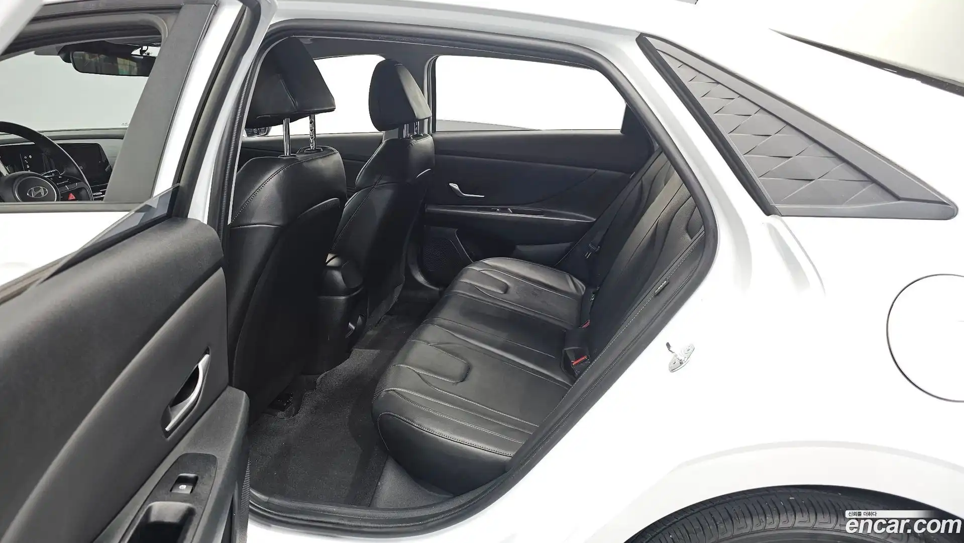 AVANTE Hyundai 2023.2-OPTION-015