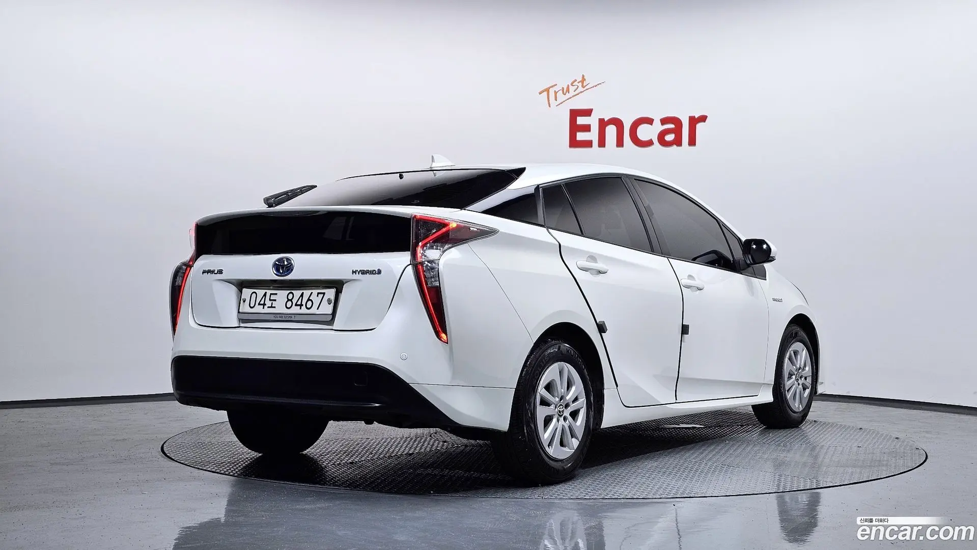 Main__Slider__Photo:Prius Toyota 2017.5-1