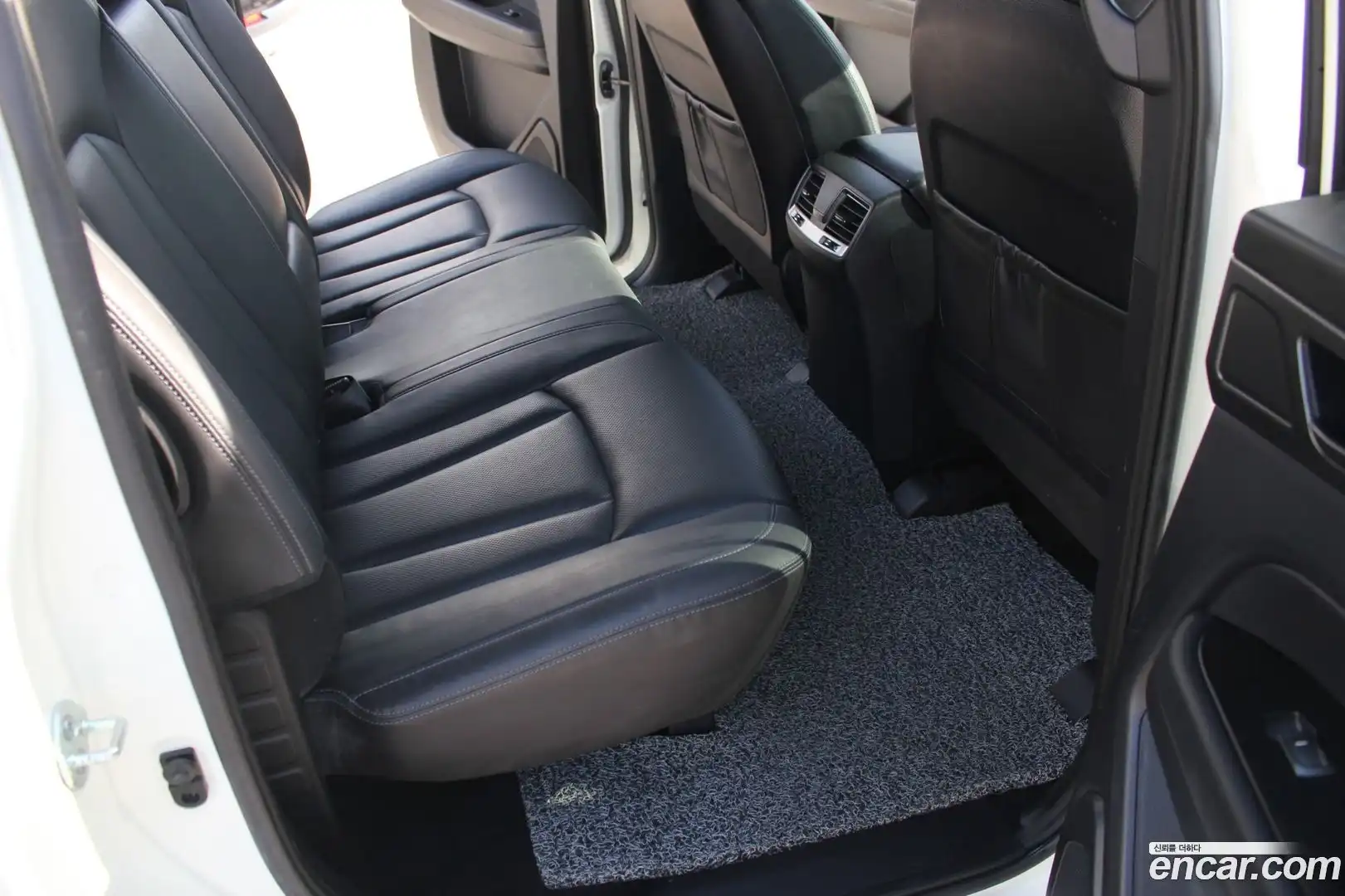 Rexton KG Mobility 2021.8-OPTION-015