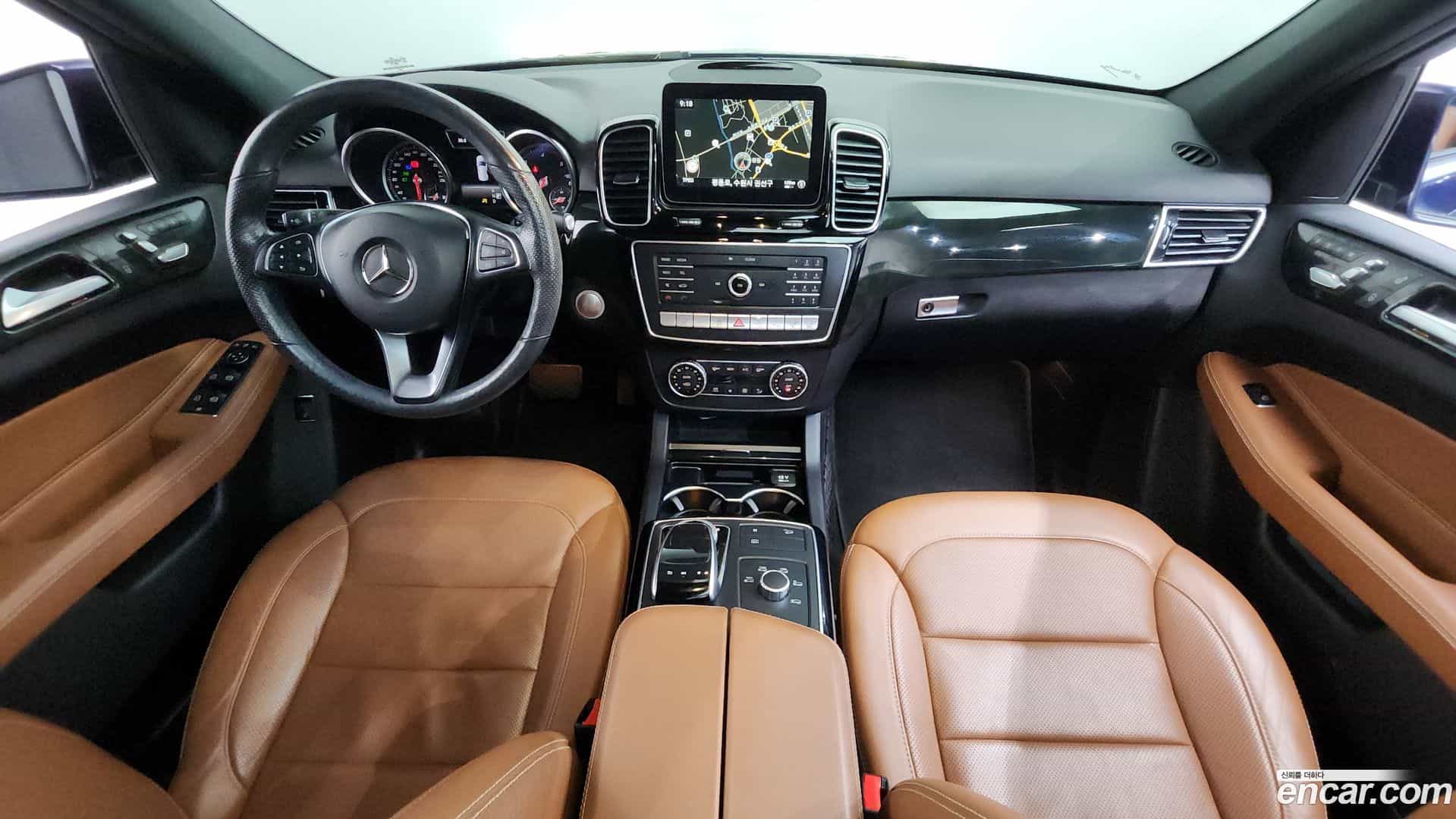 GLE-Class Mercedes-Benz 2017.6-INNER-007