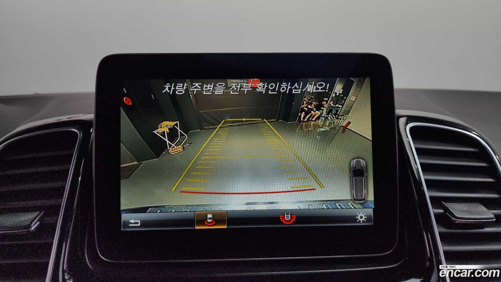 GLE-Class Mercedes-Benz 2017.6-OPTION-019