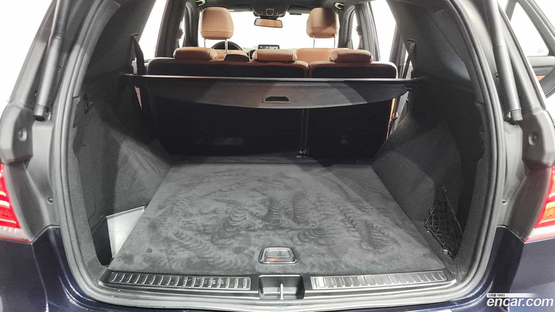 GLE-Class Mercedes-Benz 2017.6-OPTION-024