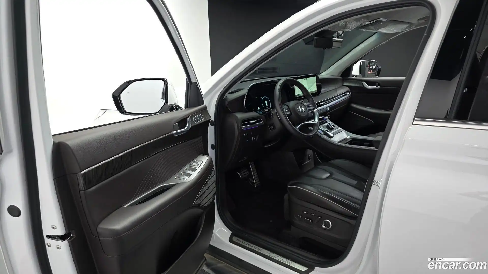 Palisade Hyundai 2023.1-INNER-010