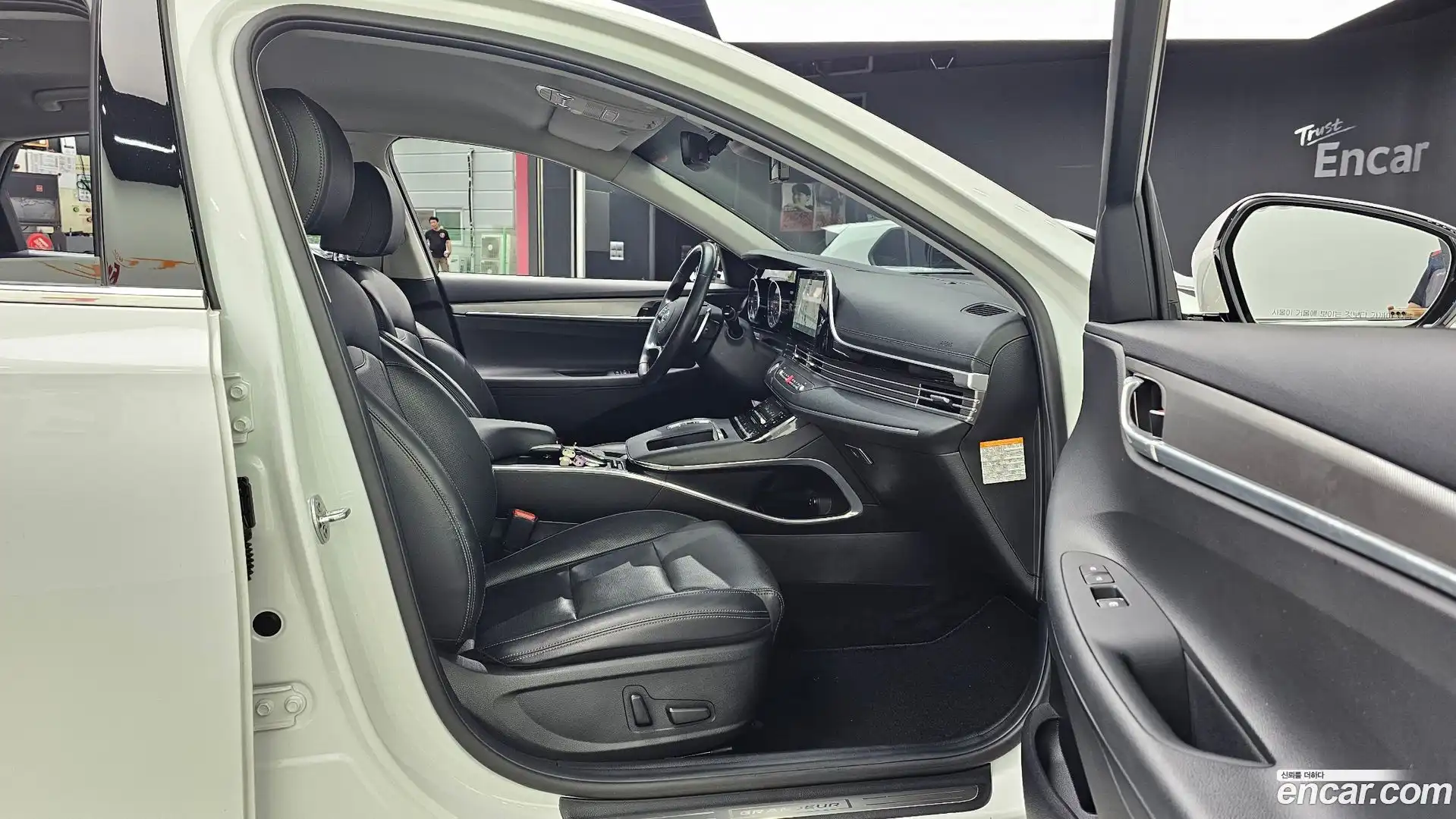 Grandeur Hyundai 2020.8-OPTION-015