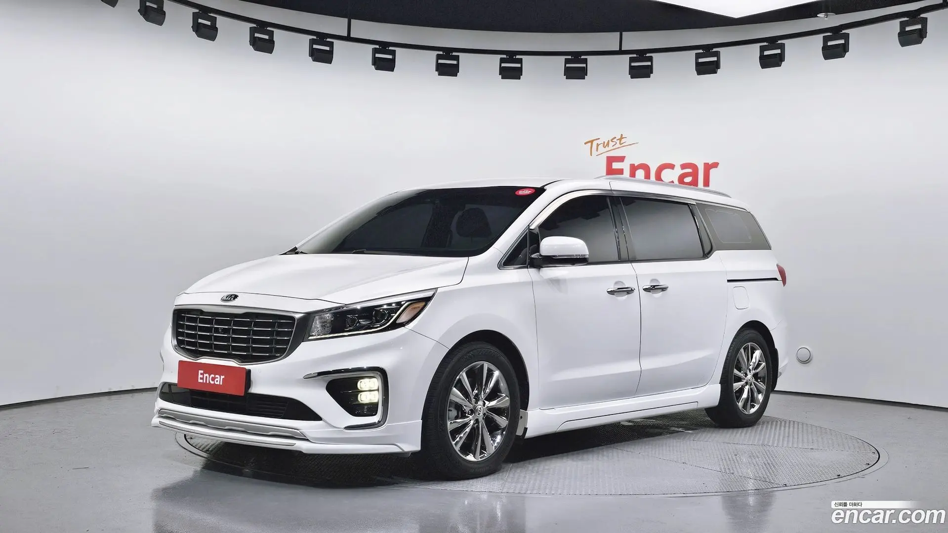 Main__Slider__Photo:Canival Kia 2019.11-0