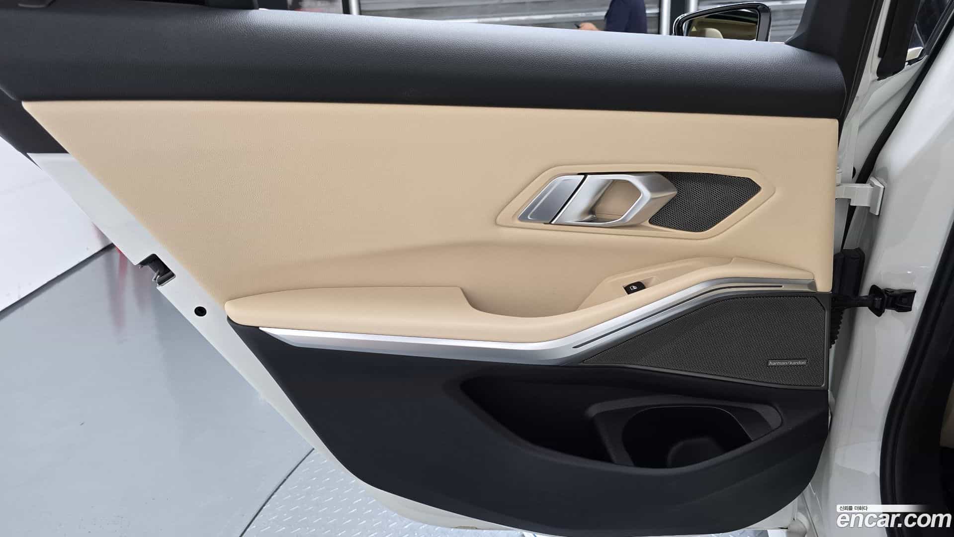 3-Series BMW 2019.11-INNER-035