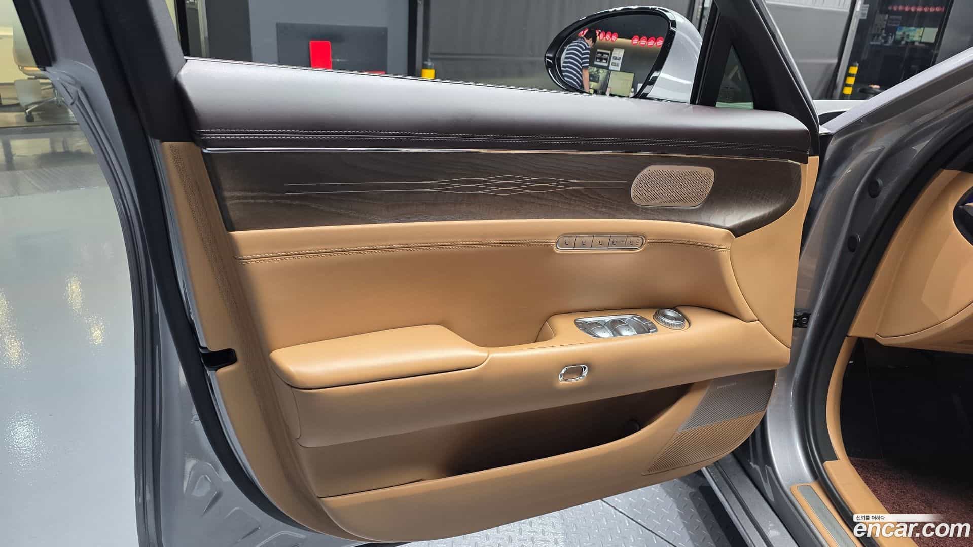 G90 Genesis 2023.1-INNER-034