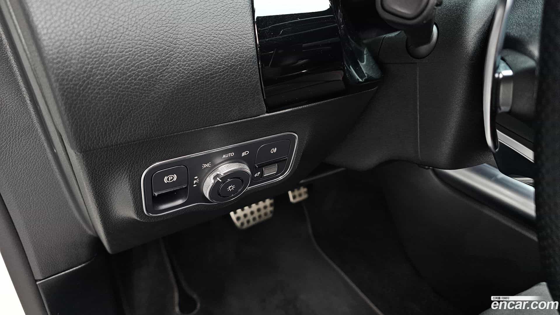 GLA-Class Mercedes-Benz 2022.11-OPTION-043