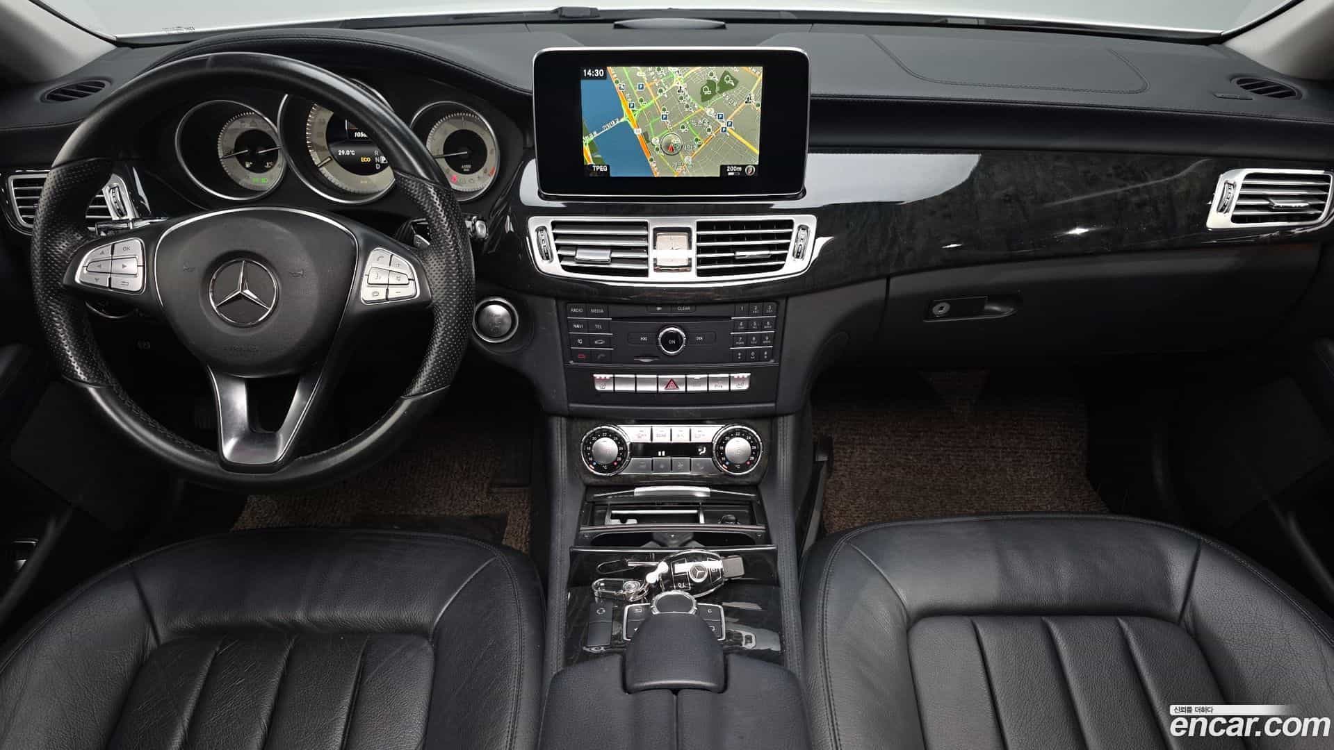 CLS-Class Mercedes-Benz 2016.11-INNER-007