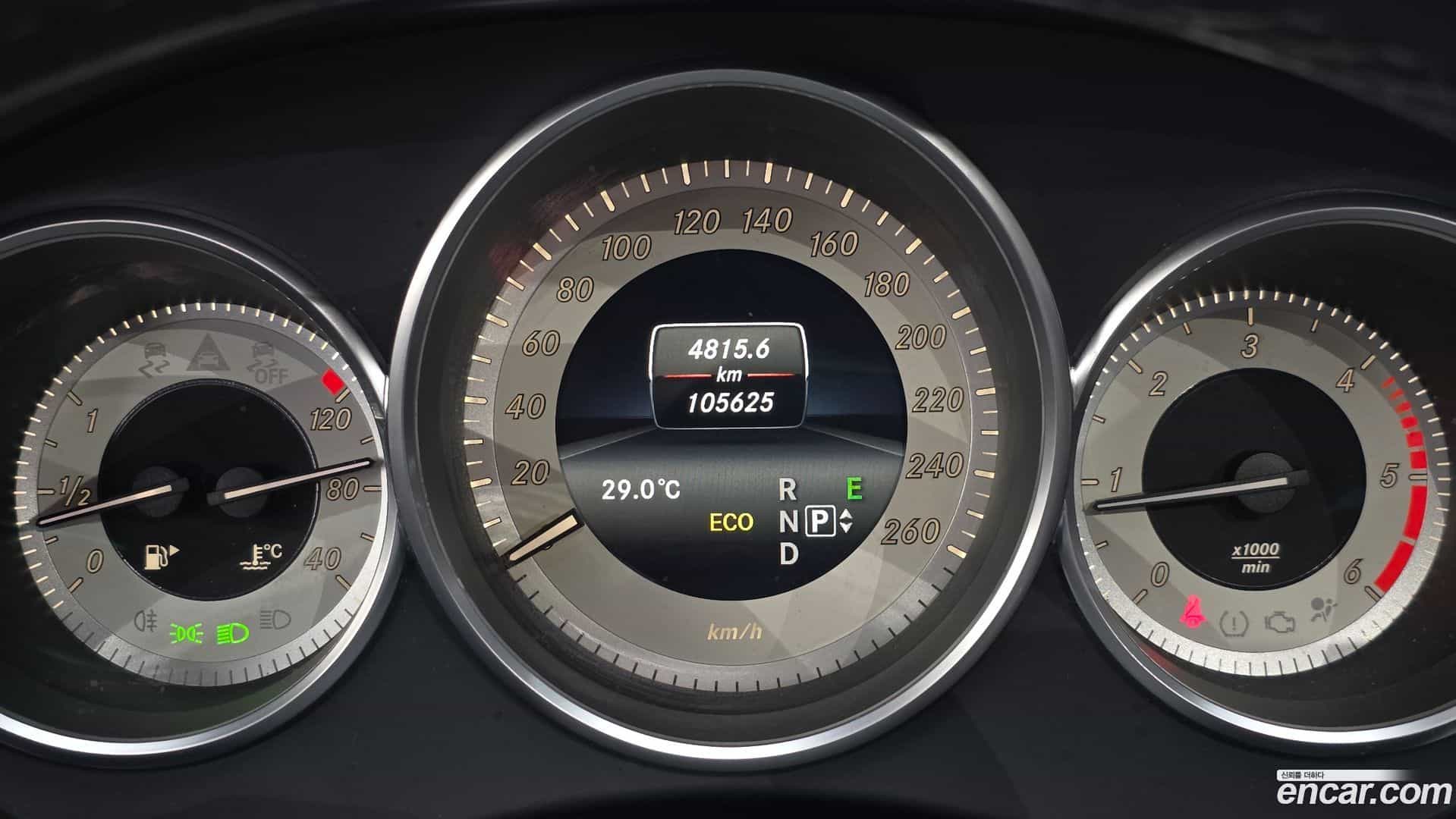 CLS-Class Mercedes-Benz 2016.11-INNER-008